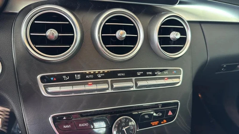 Mercedes-Benz C 300 * АвтоКредит* Цена до БГ* , снимка 12 - Автомобили и джипове - 53374405