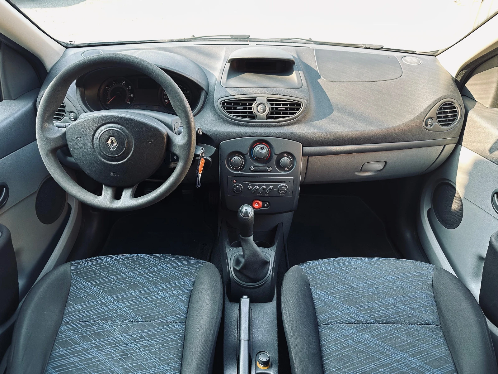 Renault Clio | Mobile.bg — изображение 12
