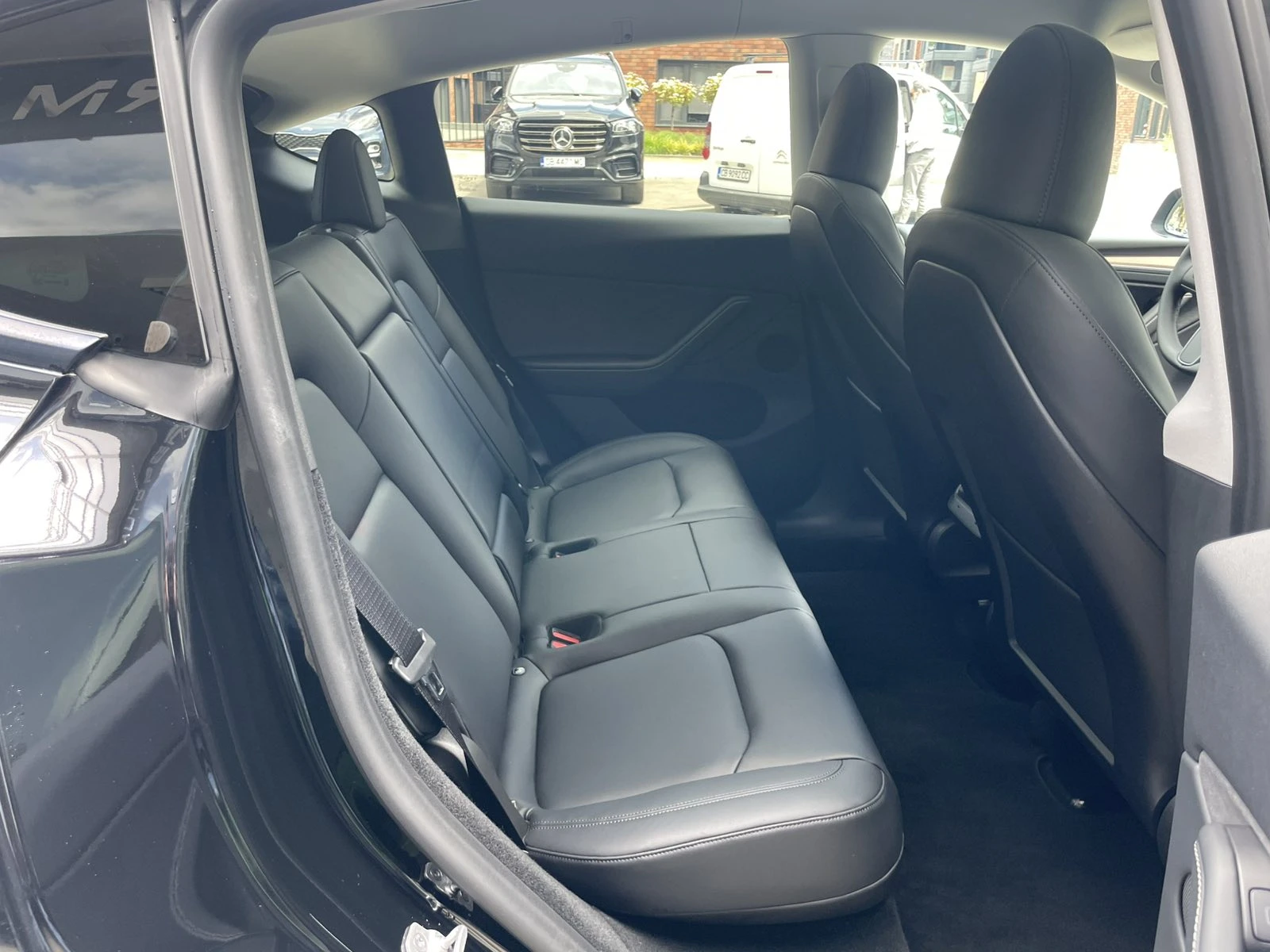 Tesla Model Y = Performance= 3.7 sec  | Mobile.bg   14