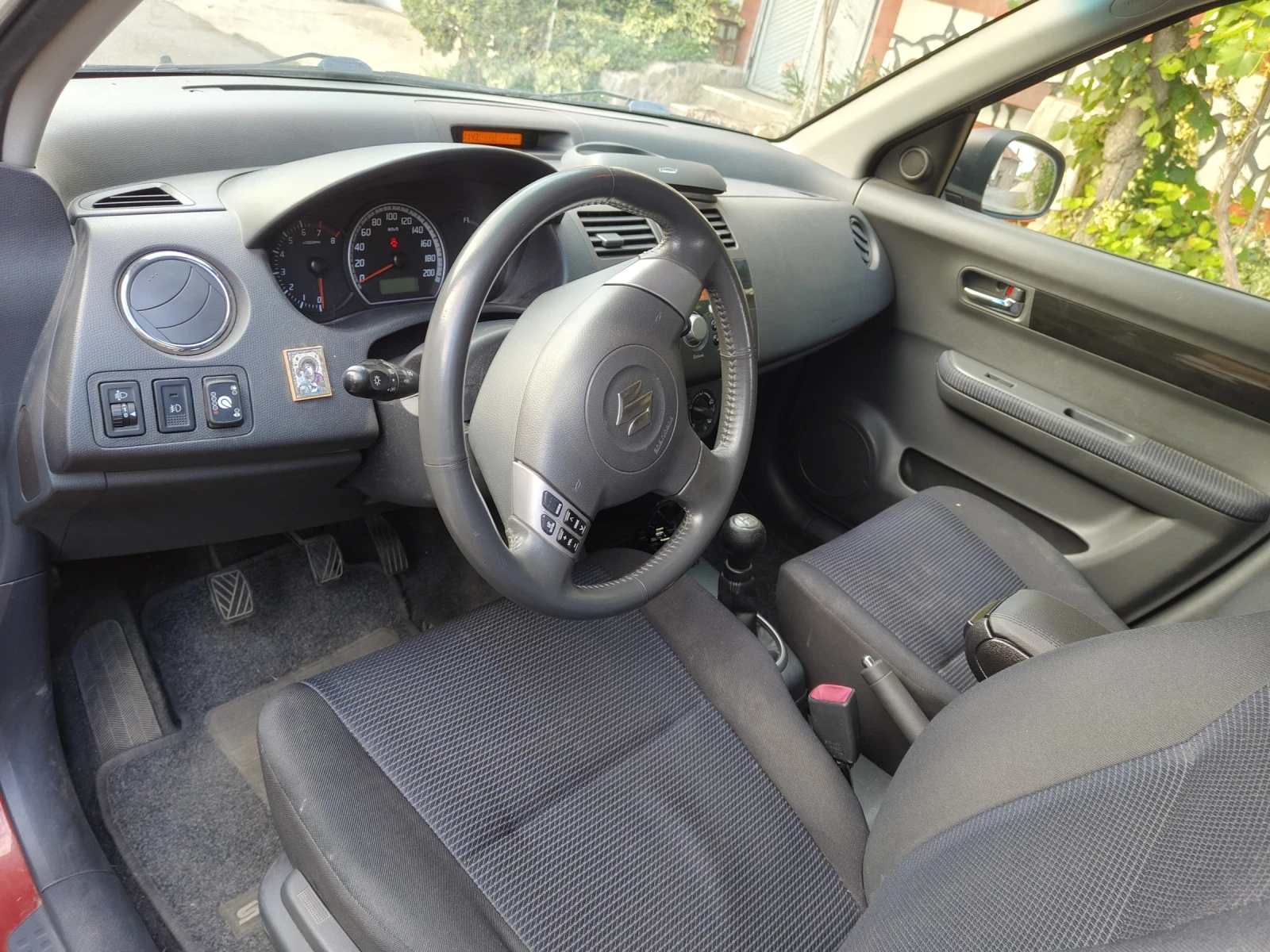 Suzuki Swift 1.4 i - изображение 6