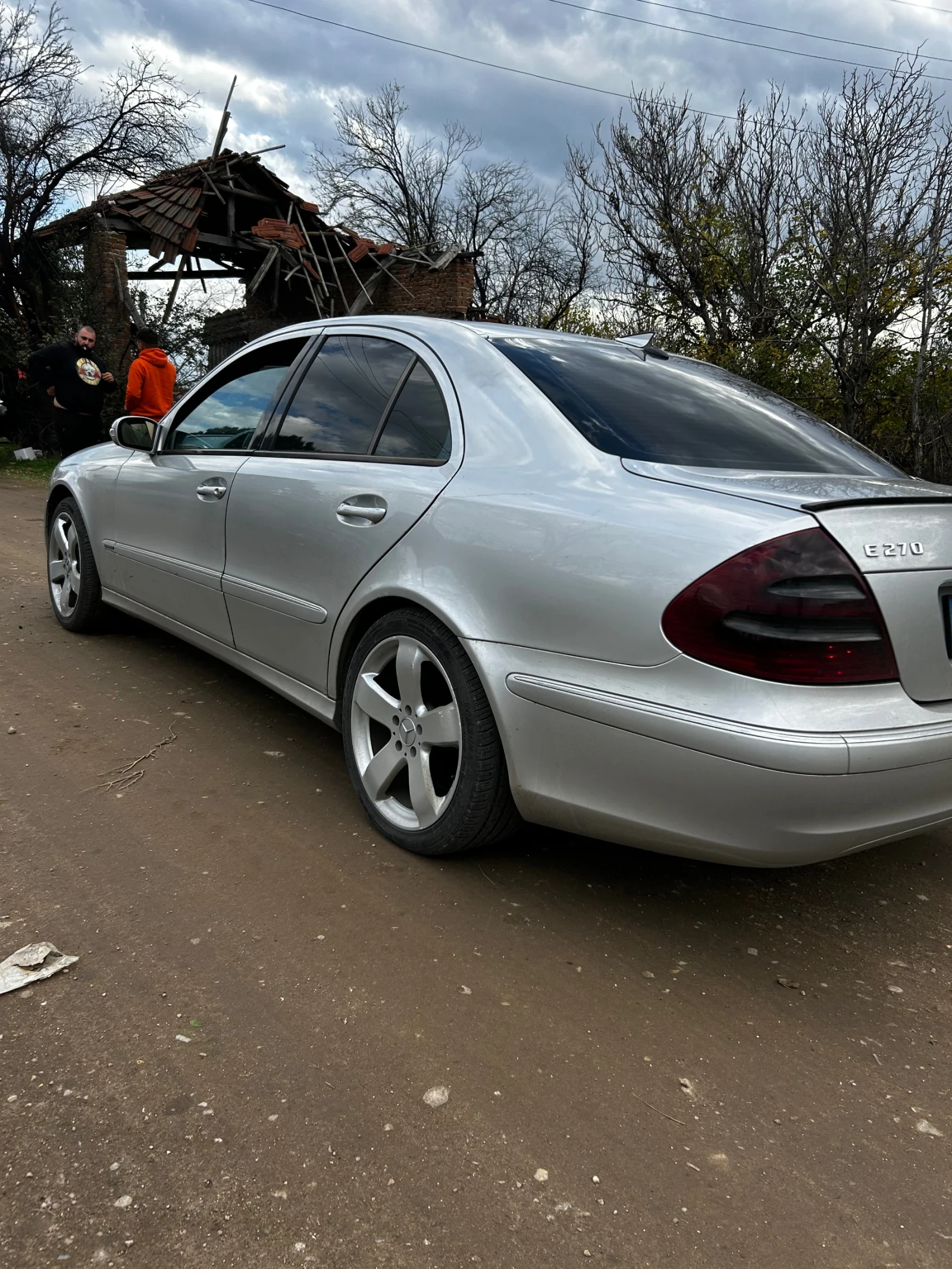 Mercedes-Benz E 270 Авангард? - изображение 4