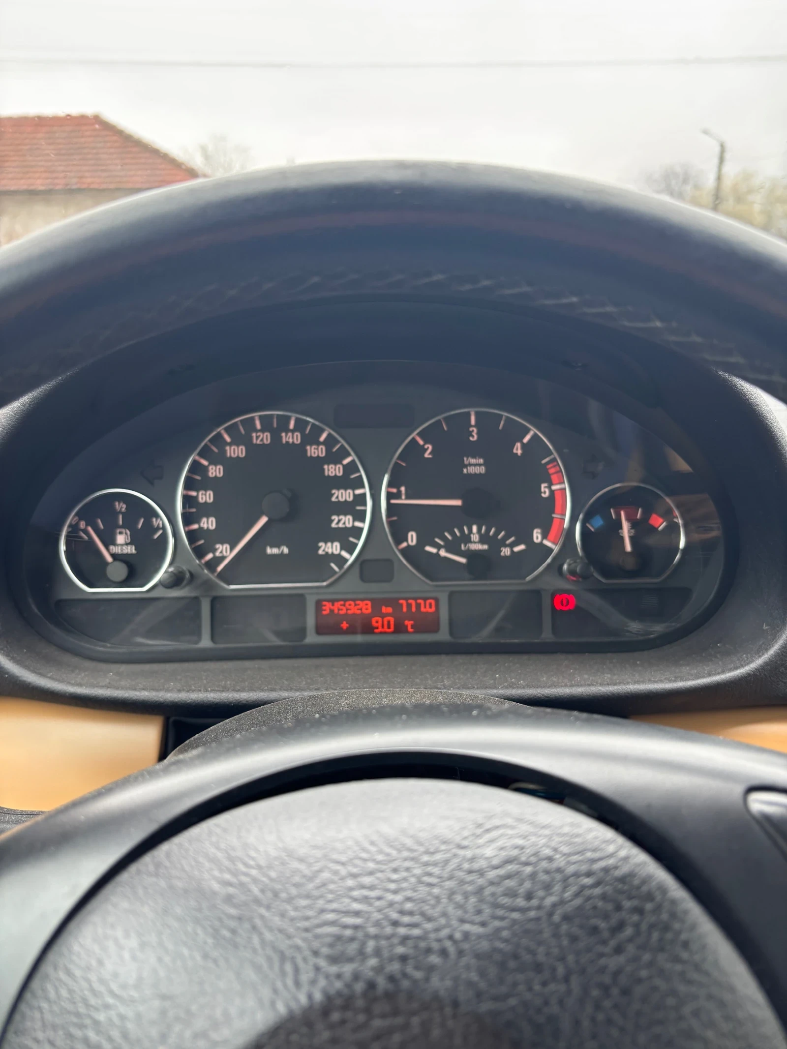 BMW 320 2.0, снимка 10 - Автомобили и джипове - 54069194