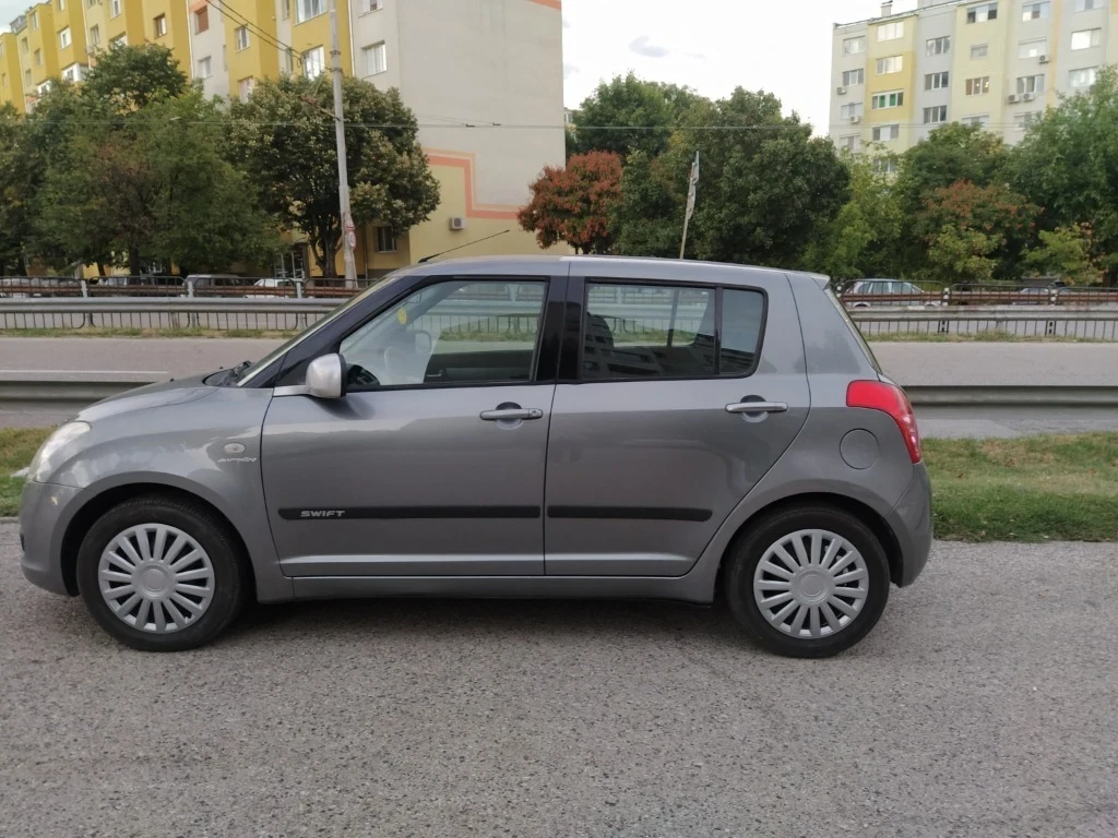 Suzuki Swift 1.3 16V, снимка 2 - Автомобили и джипове - 54070764