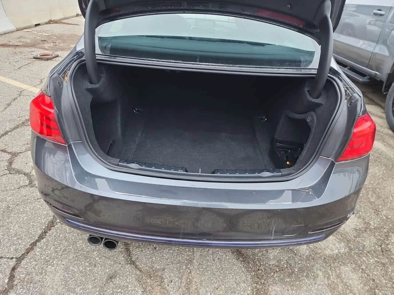 BMW 330 xDrive * LED фарове * CARFAX * , снимка 11 - Автомобили и джипове - 54222181