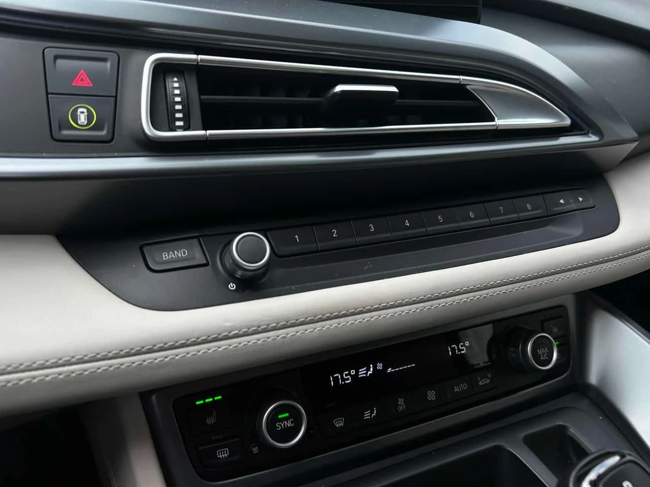 BMW i8 XDRIVE * 360 ������* HARMAN/KARDON* ��������*  | Mobile.bg � ����������� 15