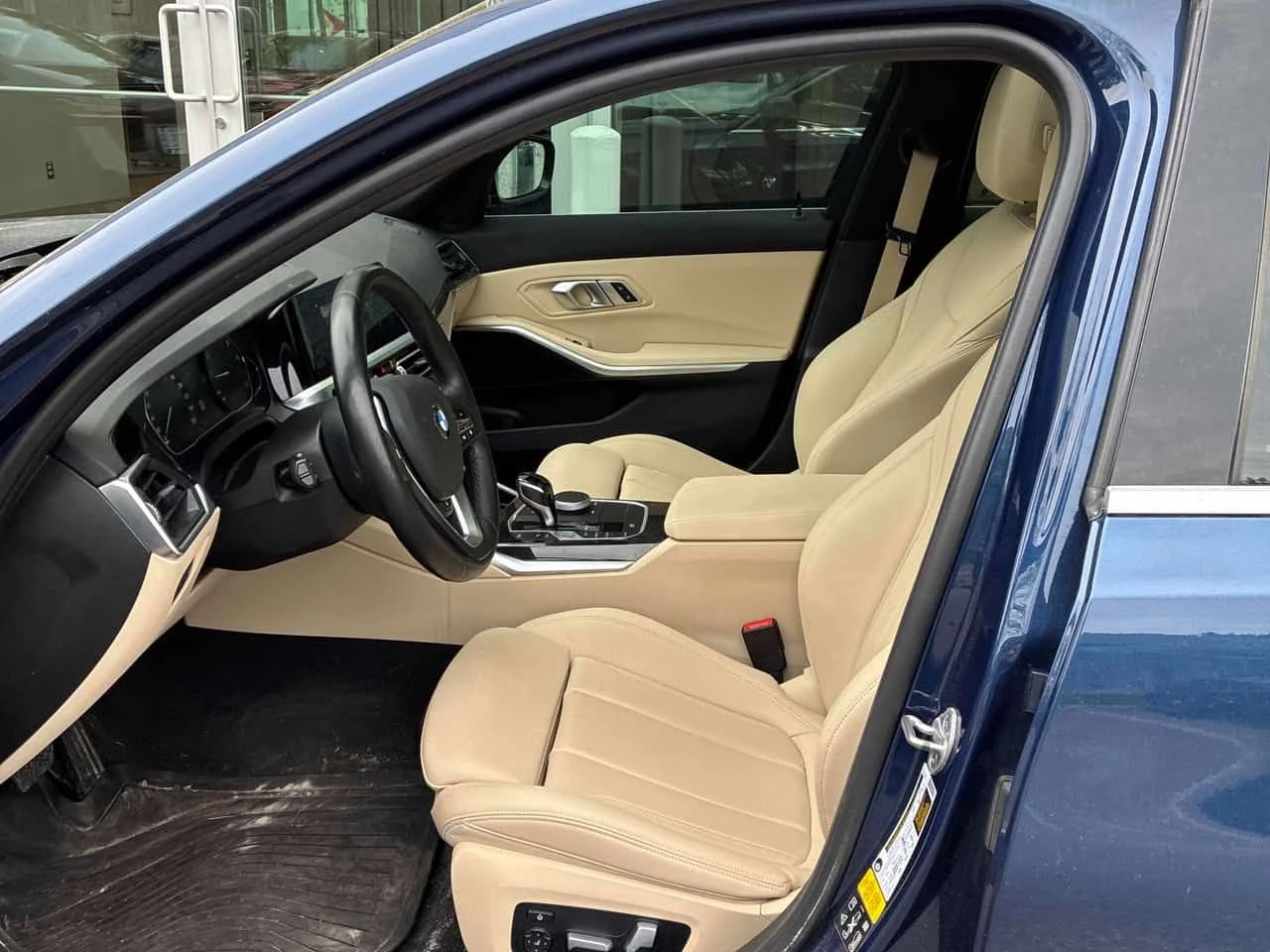 BMW 330 * xDrive * ПОДГРЕВИ * NAVI * КАМЕРА, снимка 12 - Автомобили и джипове - 54716508