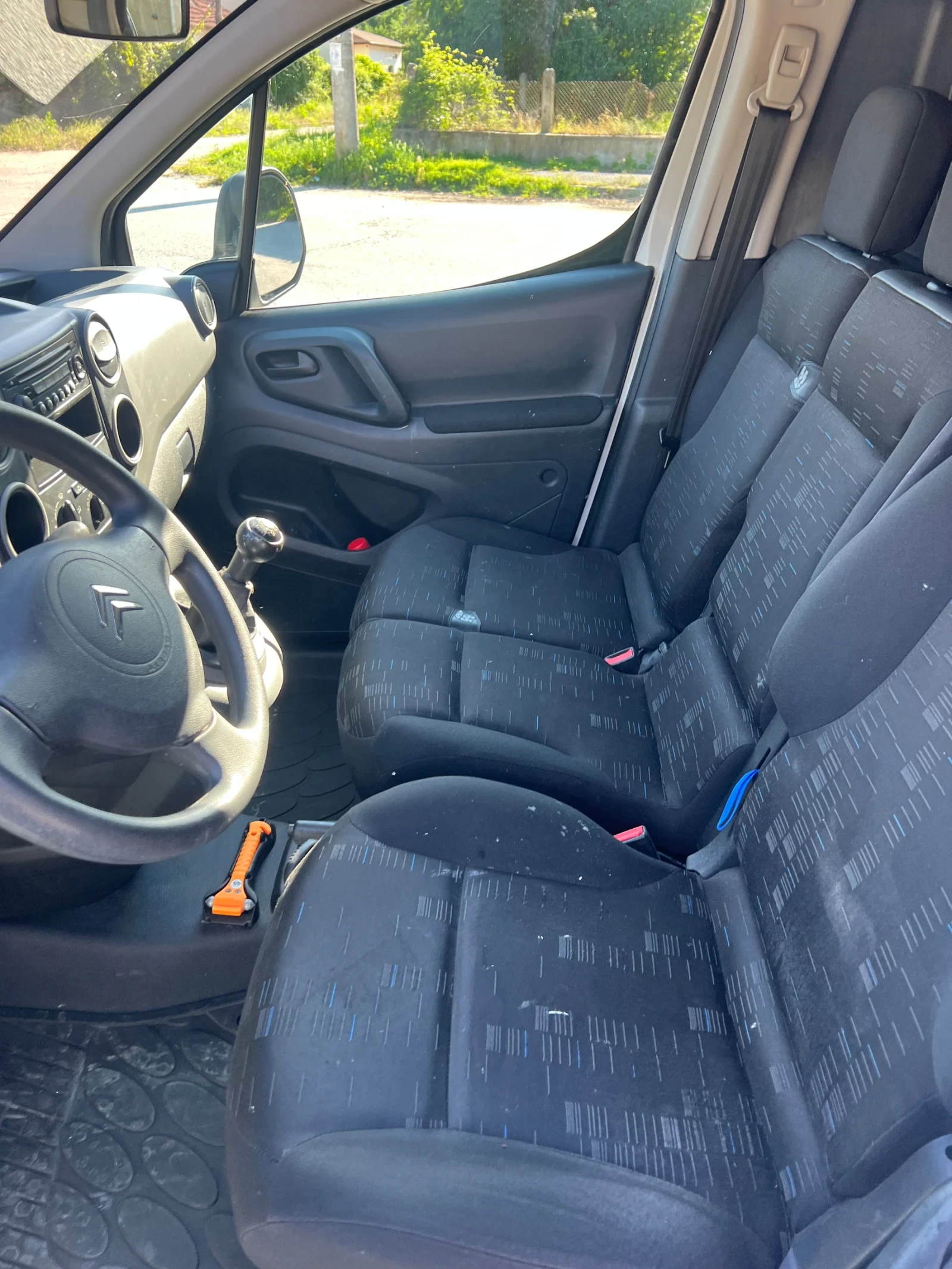 Citroen Berlingo 1.6 hdi Дизел, снимка 13 - Автомобили и джипове - 54875481