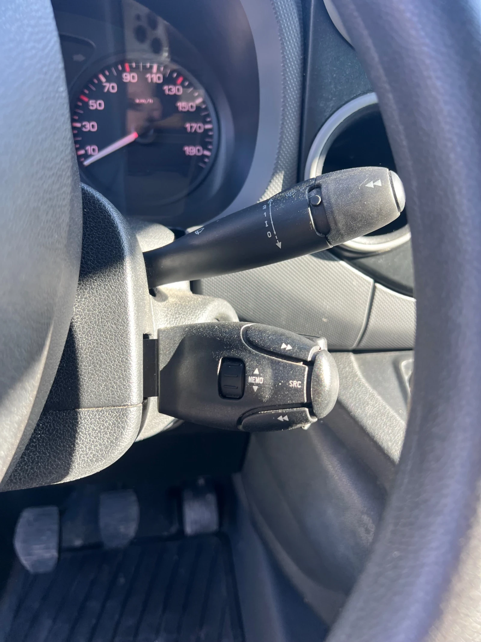 Citroen Berlingo 1.6 hdi Дизел, снимка 11 - Автомобили и джипове - 54875481
