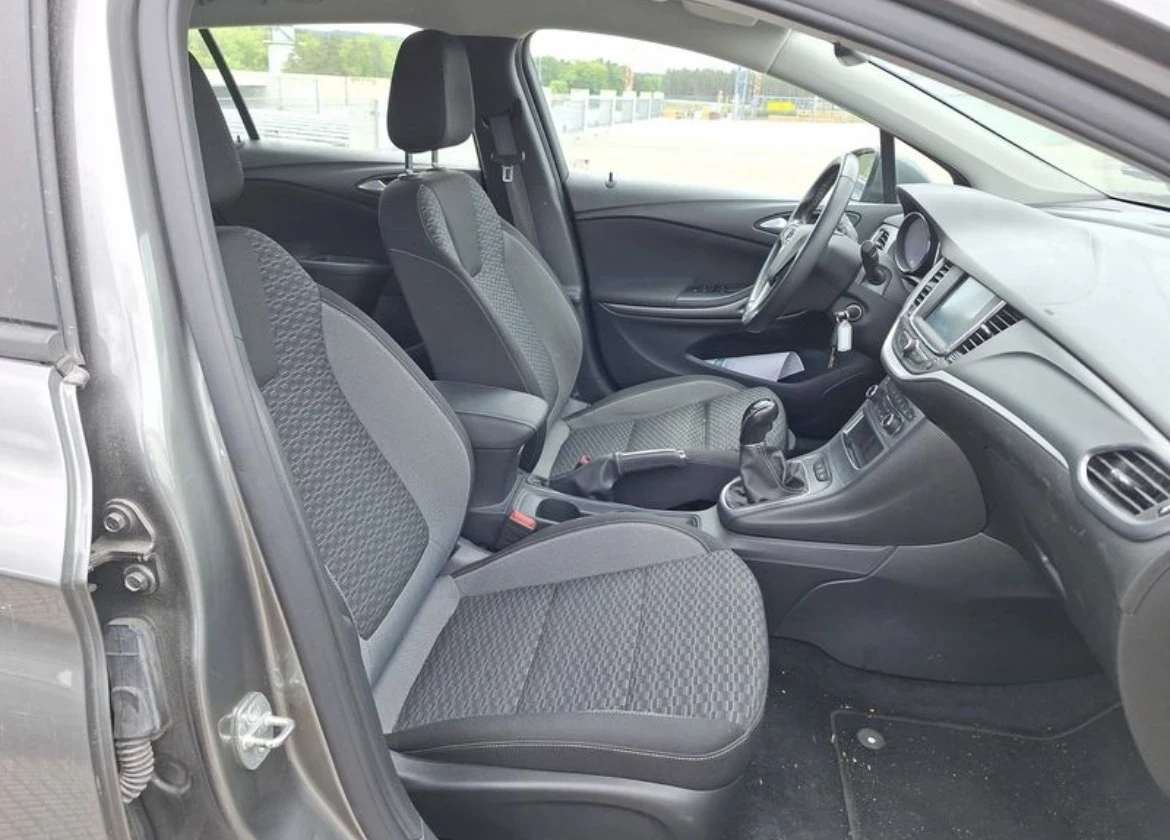 Opel Astra 1.5CDTI, снимка 8 - Автомобили и джипове - 54886329