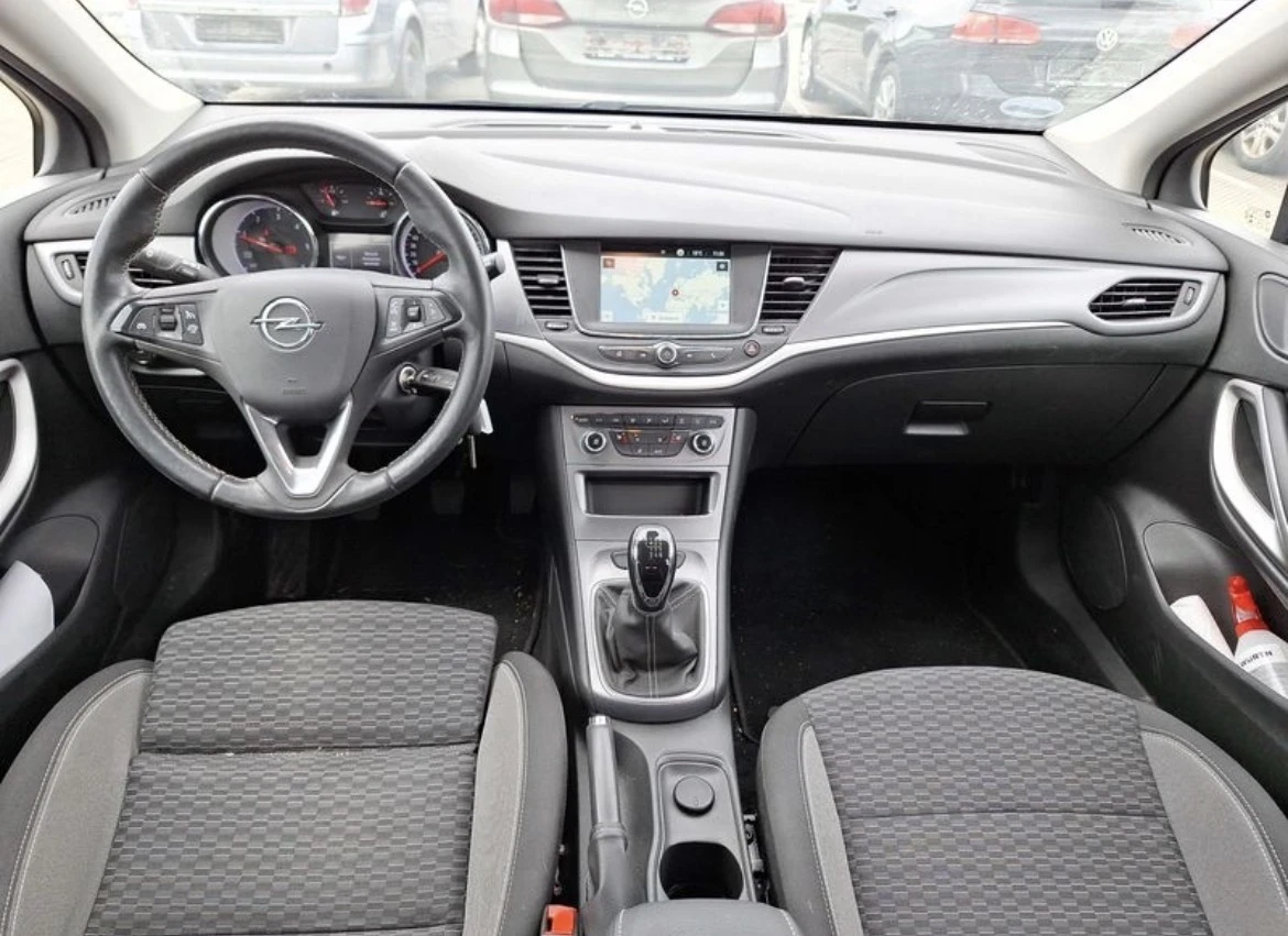 Opel Astra 1.5CDTI, снимка 9 - Автомобили и джипове - 54886329