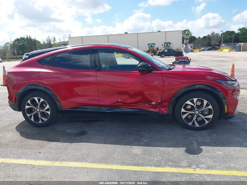 Ford Mustang Mach-E Premium, снимка 13 - Автомобили и джипове - 55127035