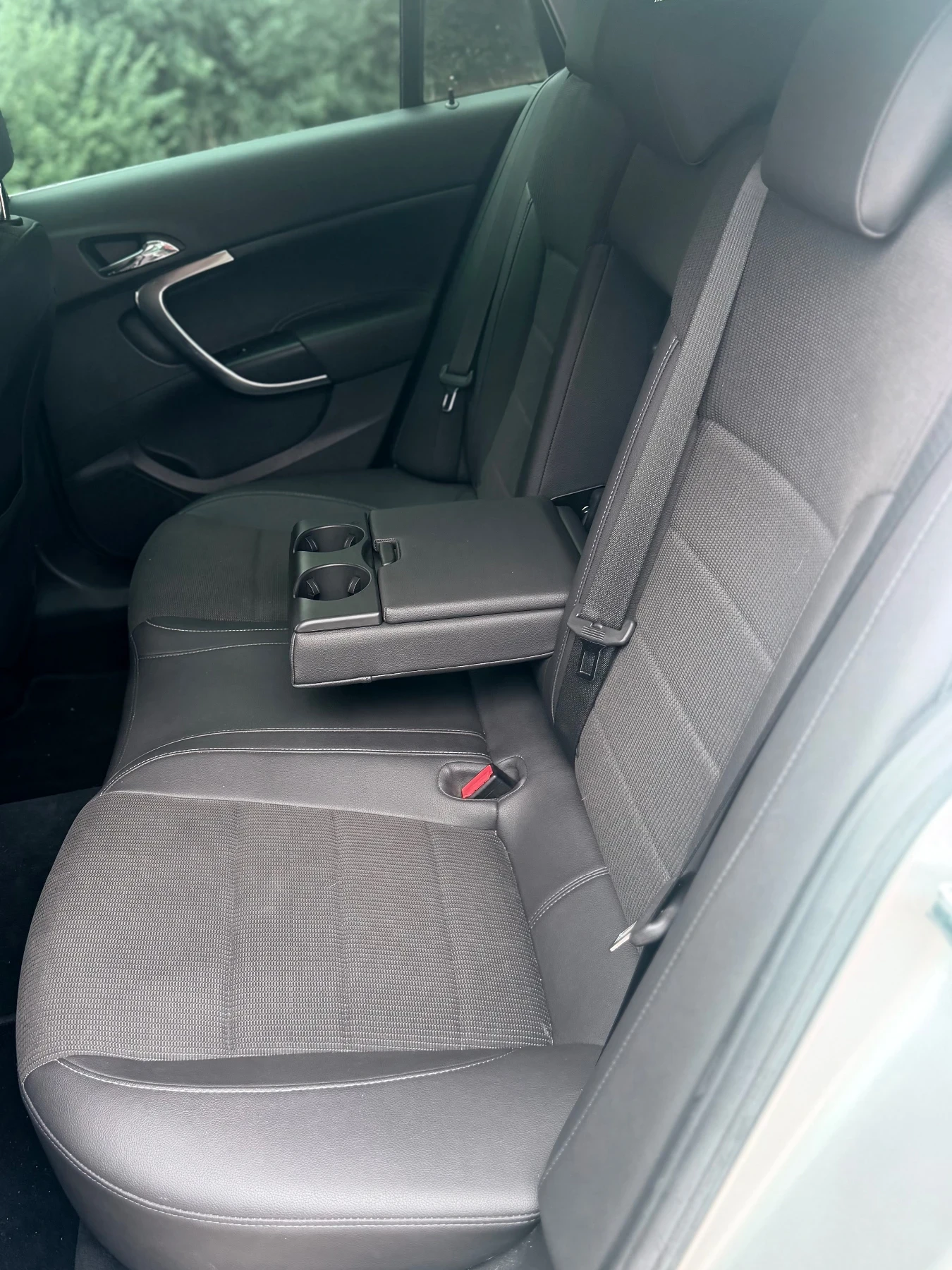 Opel Insignia 2.0D-COSMO, снимка 14 - Автомобили и джипове - 55944347
