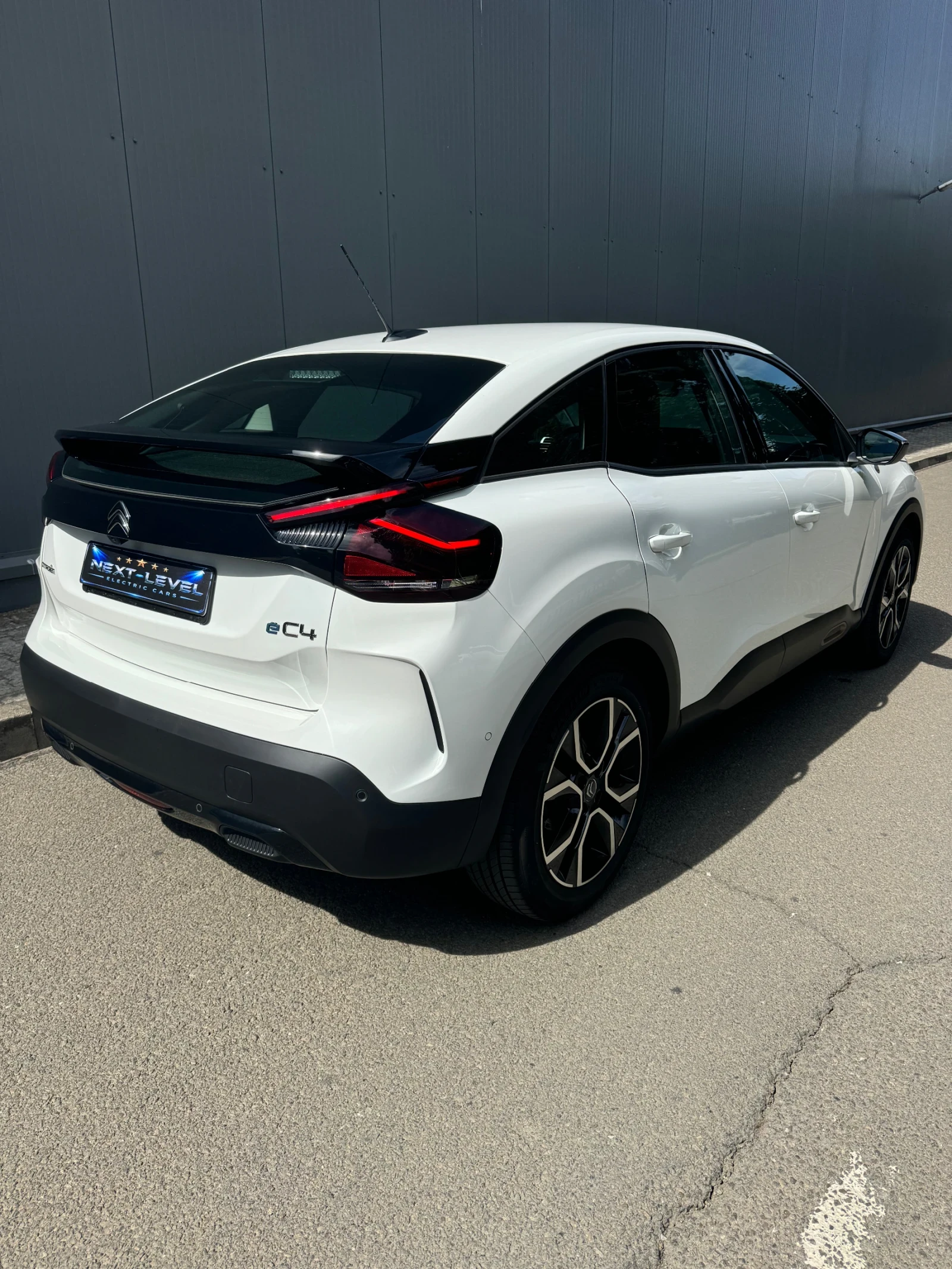 Citroen C4 50 KWH 400км ПРОБЕГ ТЕРМОПОМПА ГАРАНЦИОНЕН ЛИЗИНГ , снимка 4 - Автомобили и джипове - 56157543