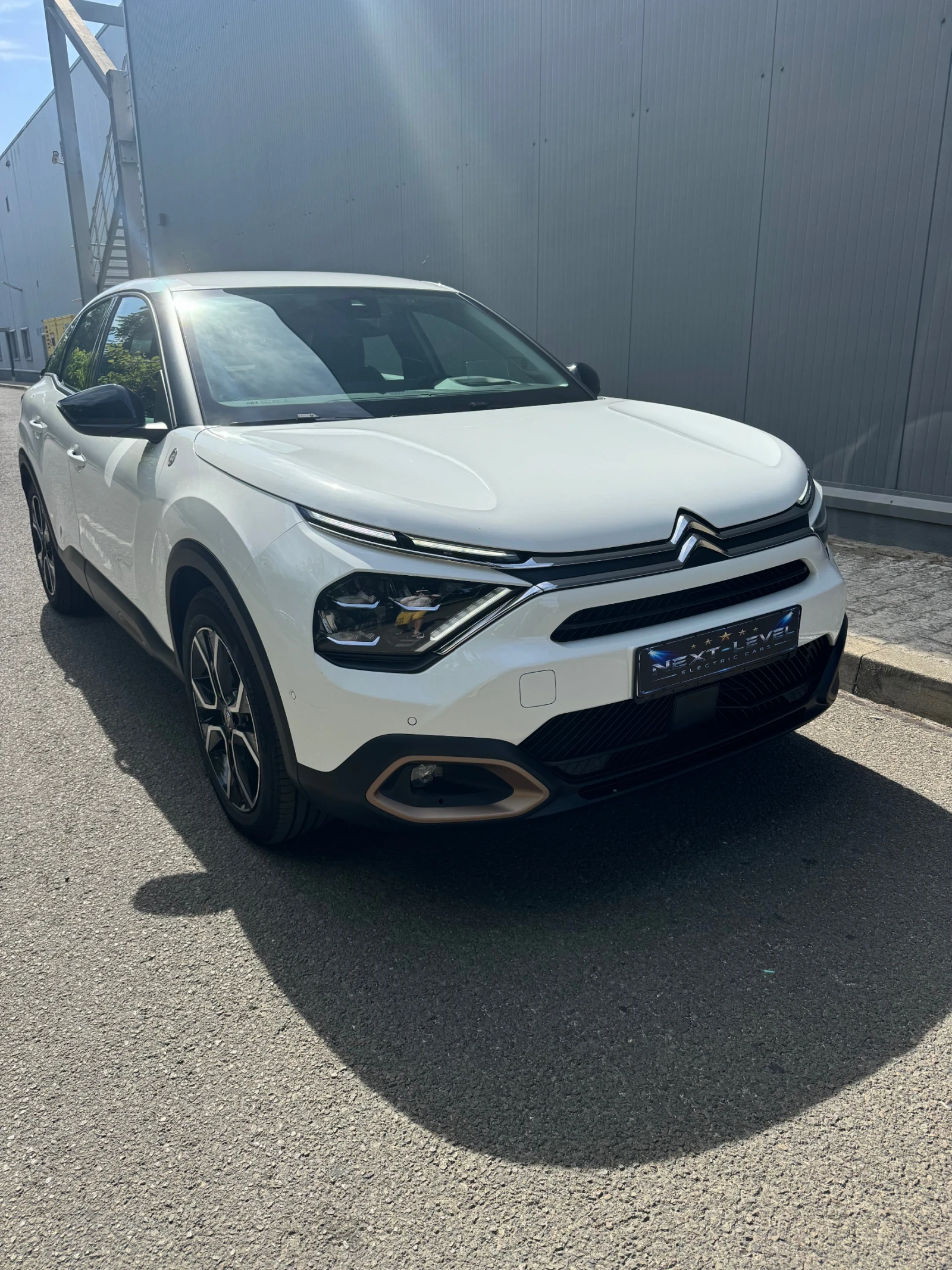 Citroen C4 50 KWH 400км ПРОБЕГ ТЕРМОПОМПА ГАРАНЦИОНЕН ЛИЗИНГ , снимка 3 - Автомобили и джипове - 56157543