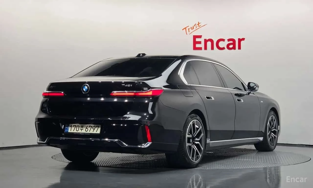 BMW 740 i xDrive M Sport | АВТОФИНАНСИРАНЕ , снимка 2 - Автомобили и джипове - 56274091