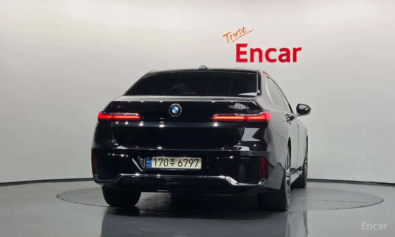 BMW 740 i xDrive M Sport | АВТОФИНАНСИРАНЕ , снимка 4 - Автомобили и джипове - 56274091