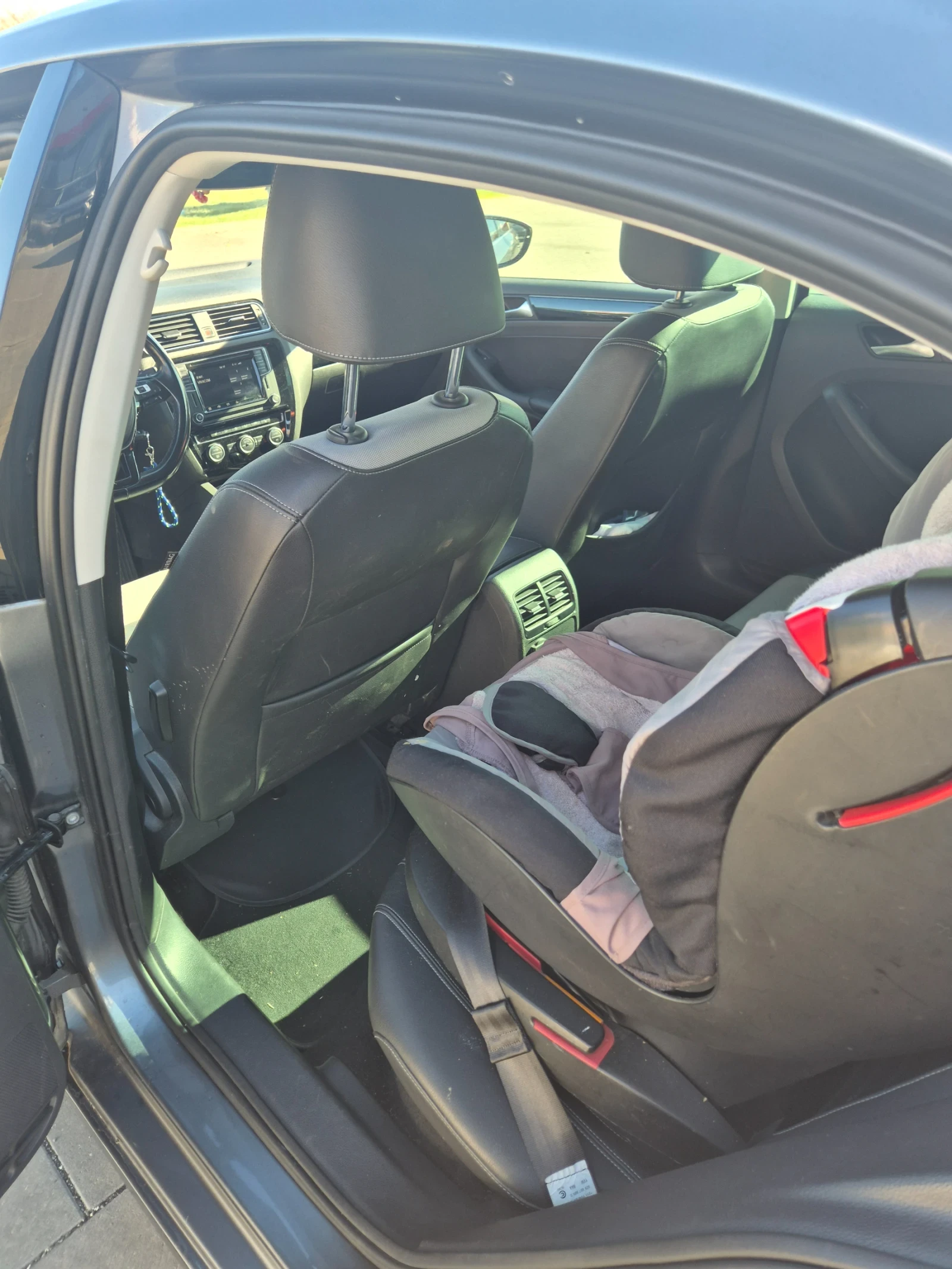 VW Jetta 1.4 tfsi | Mobile.bg � ����������� 12