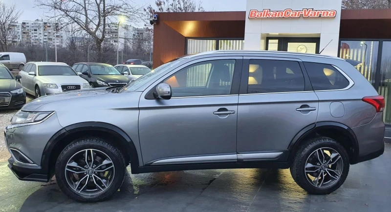 Mitsubishi Outlander 2.2 DI-D 4WD Instyle Plus Navi 7места, снимка 2 - Автомобили и джипове - 53341215