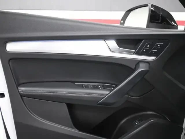 Audi Q5 / Progressiv / S-Line Black Optics / 360  / Пано, снимка 12 - Автомобили и джипове - 53361602