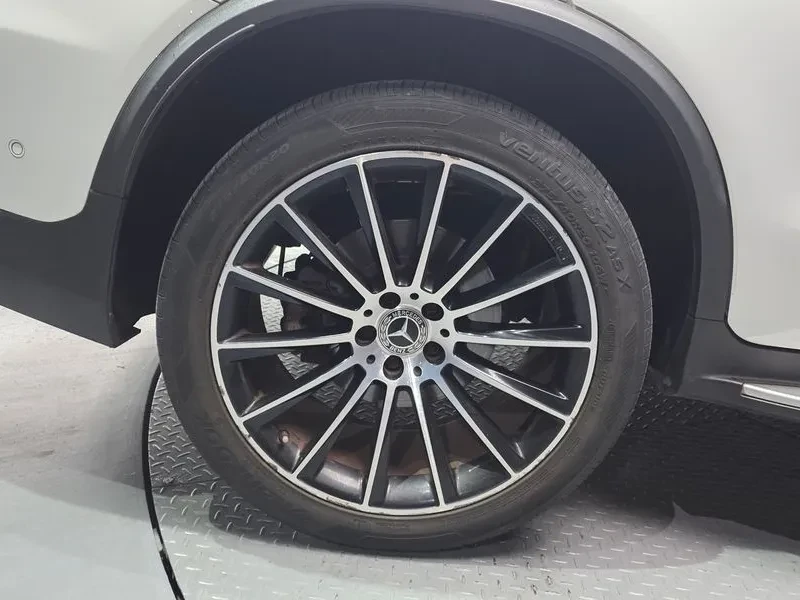 Mercedes-Benz GLC 220 D 4Matic Premium Coupe, снимка 4 - Автомобили и джипове - 55750586