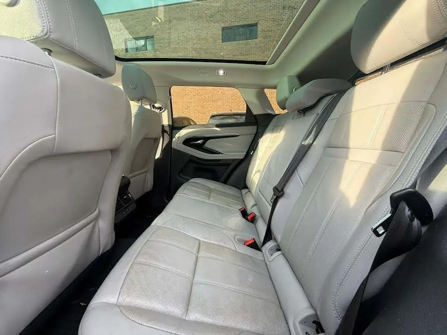 Land Rover Range Rover Evoque P250 SE * CARFAX* * АвтоКредит* (ЦЕНА ДО БГ) - изображение 5