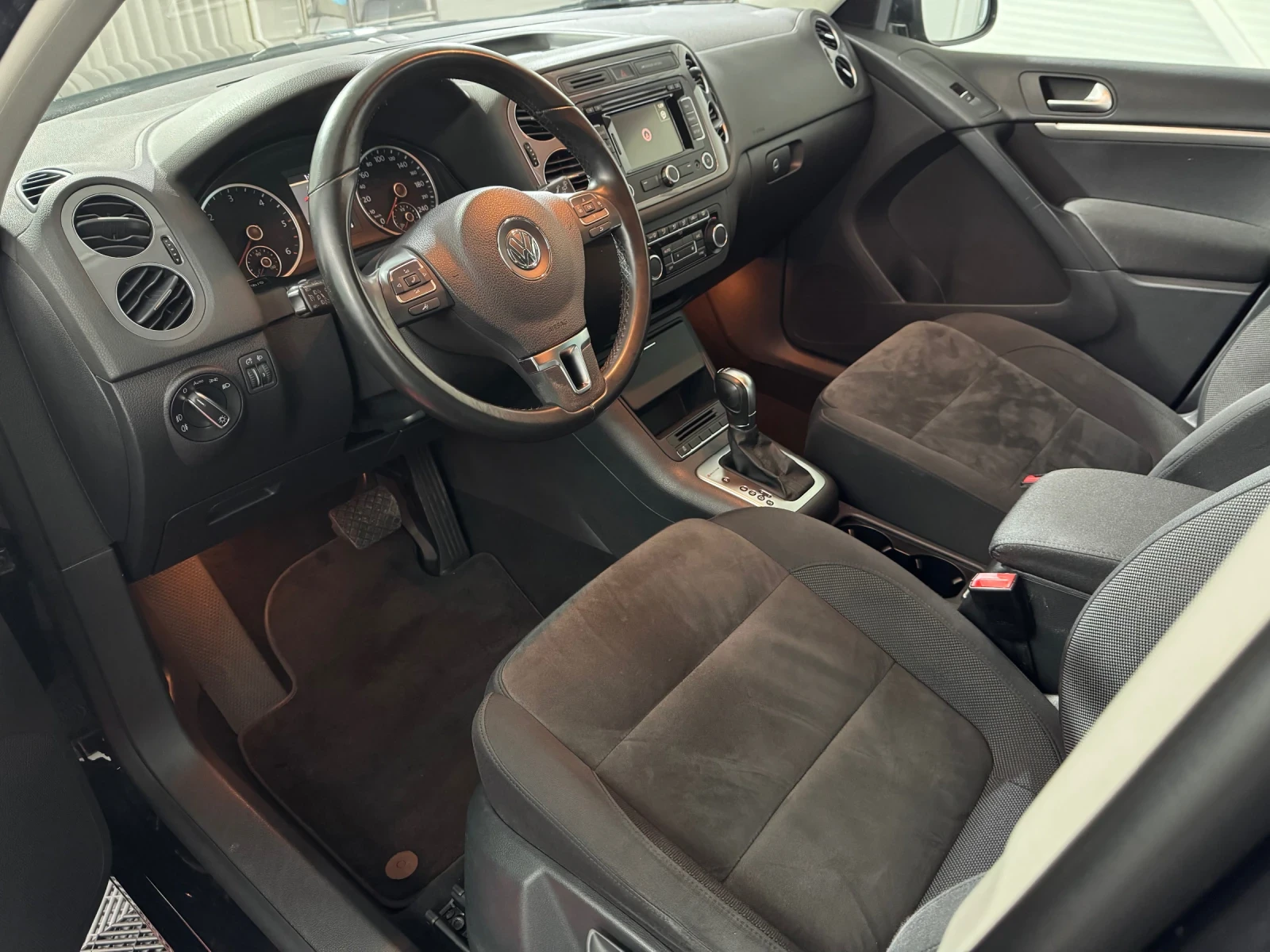 VW Tiguan 2.0 TDI 4MOTION DSG - BUSINESS SPORT + STYLE - изображение 8