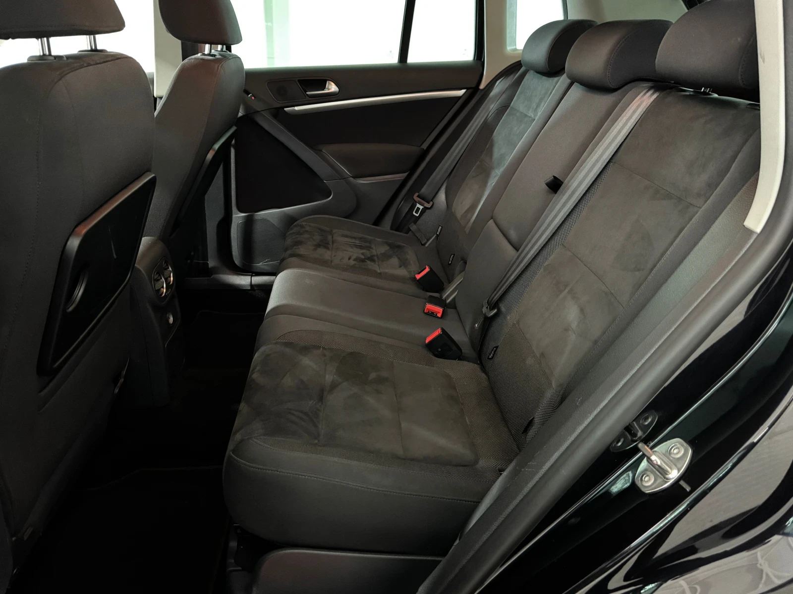 VW Tiguan 2.0 TDI 4MOTION DSG - BUSINESS SPORT + STYLE | Mobile.bg � ����������� 16