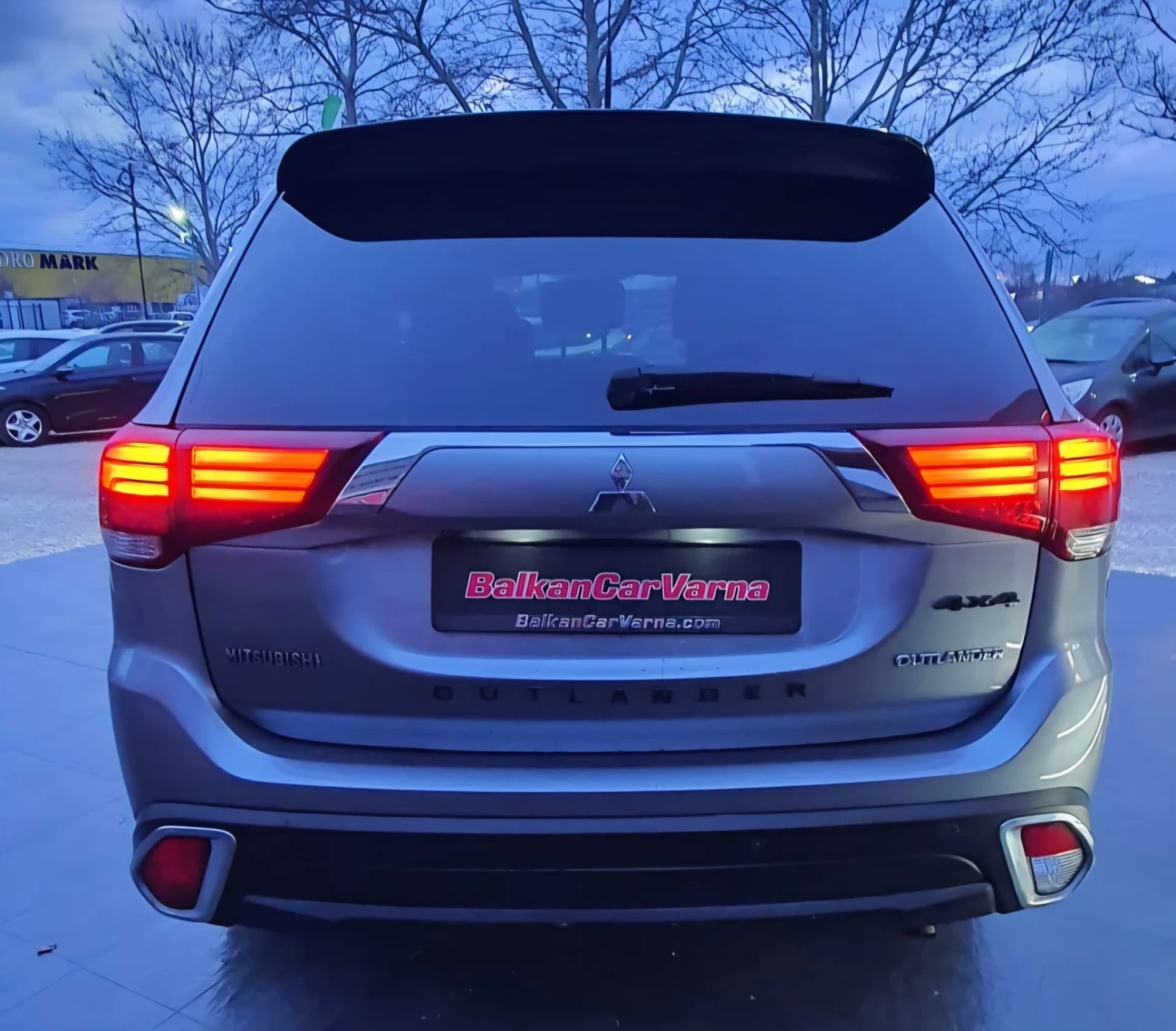 Mitsubishi Outlander 2.2 DI-D 4WD Instyle Plus Navi 7места - изображение 4