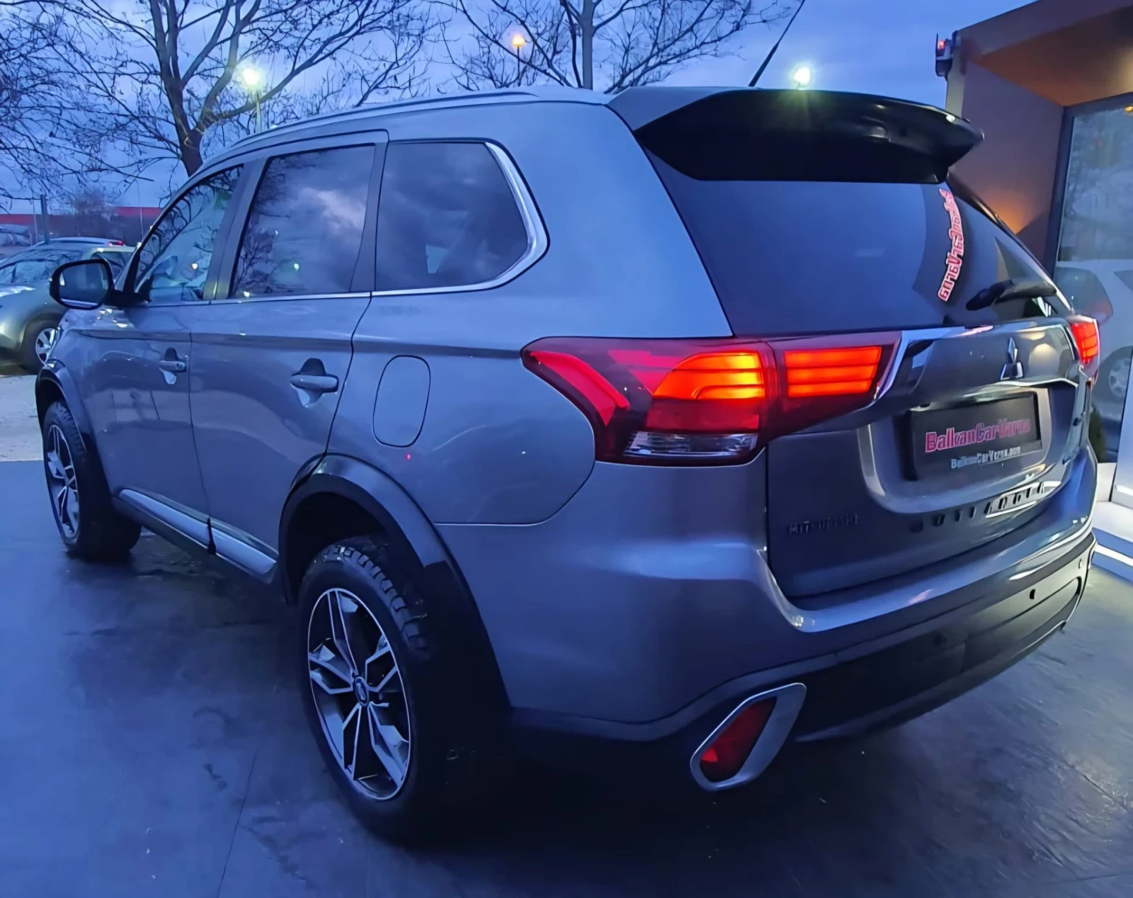 Mitsubishi Outlander 2.2 DI-D 4WD Instyle Plus Navi 7места - изображение 5