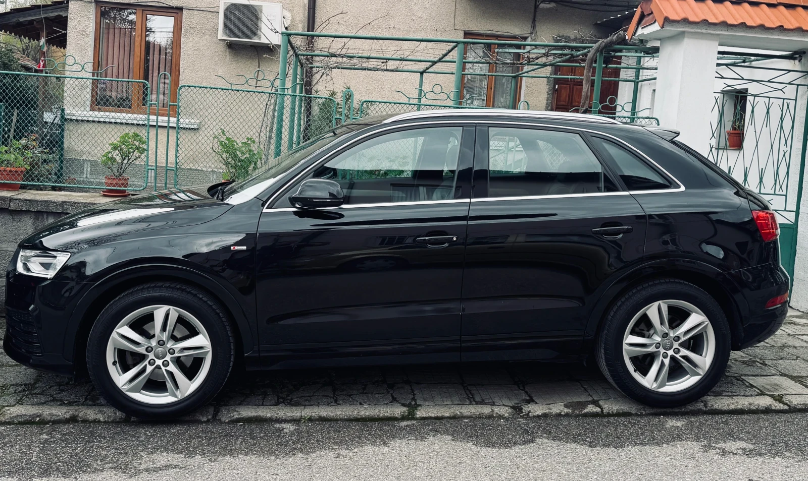 Audi Q3 Sportback 2.0TDI  S-line, снимка 3 - Автомобили и джипове - 54080573