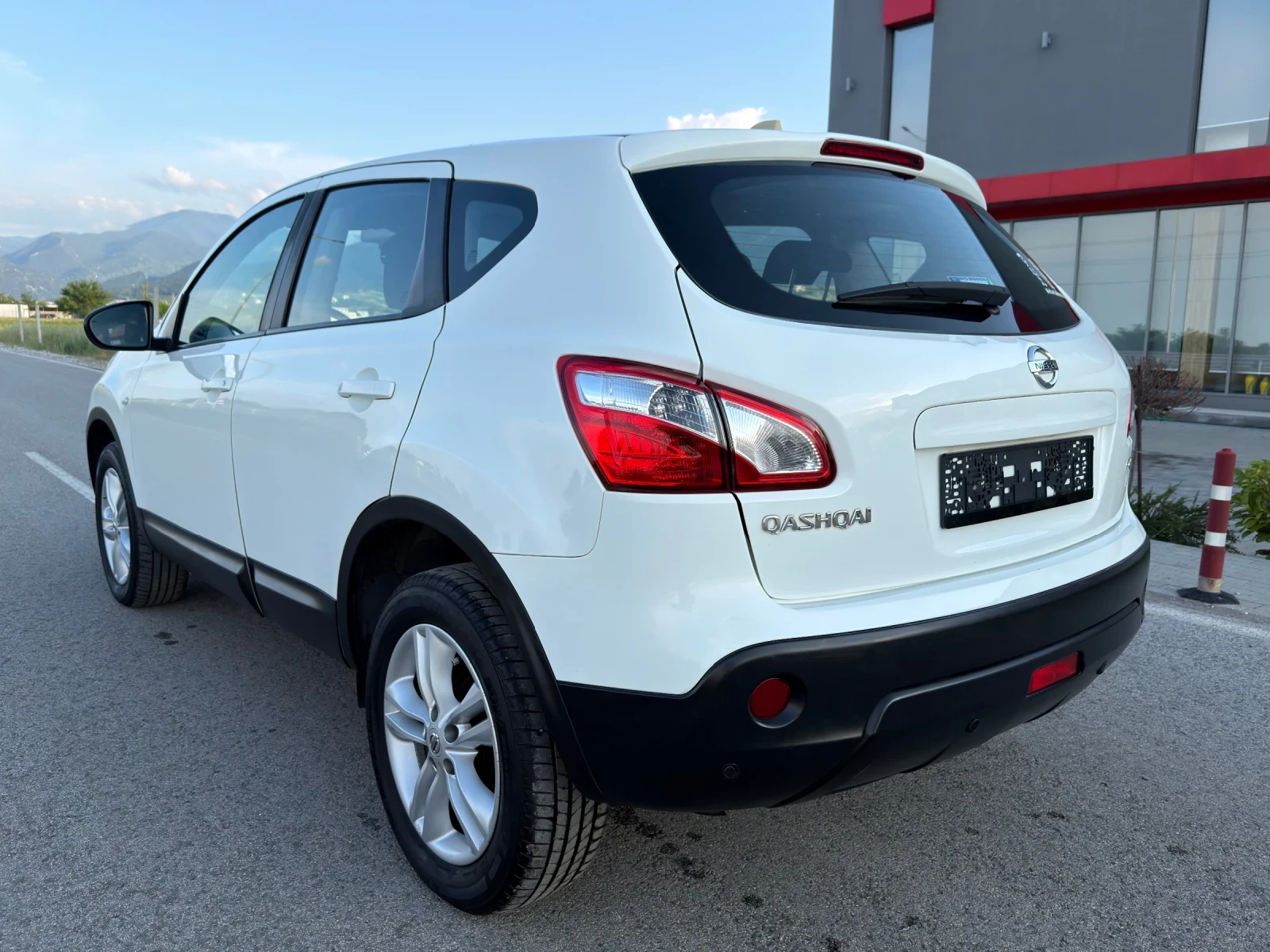 Nissan Qashqai 1.5DCI, снимка 7 - Автомобили и джипове - 54786373