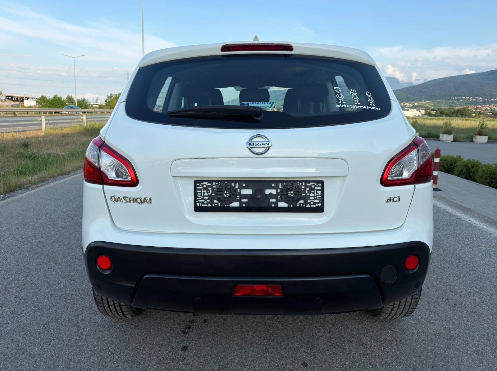 Nissan Qashqai 1.5DCI, снимка 6 - Автомобили и джипове - 54786373