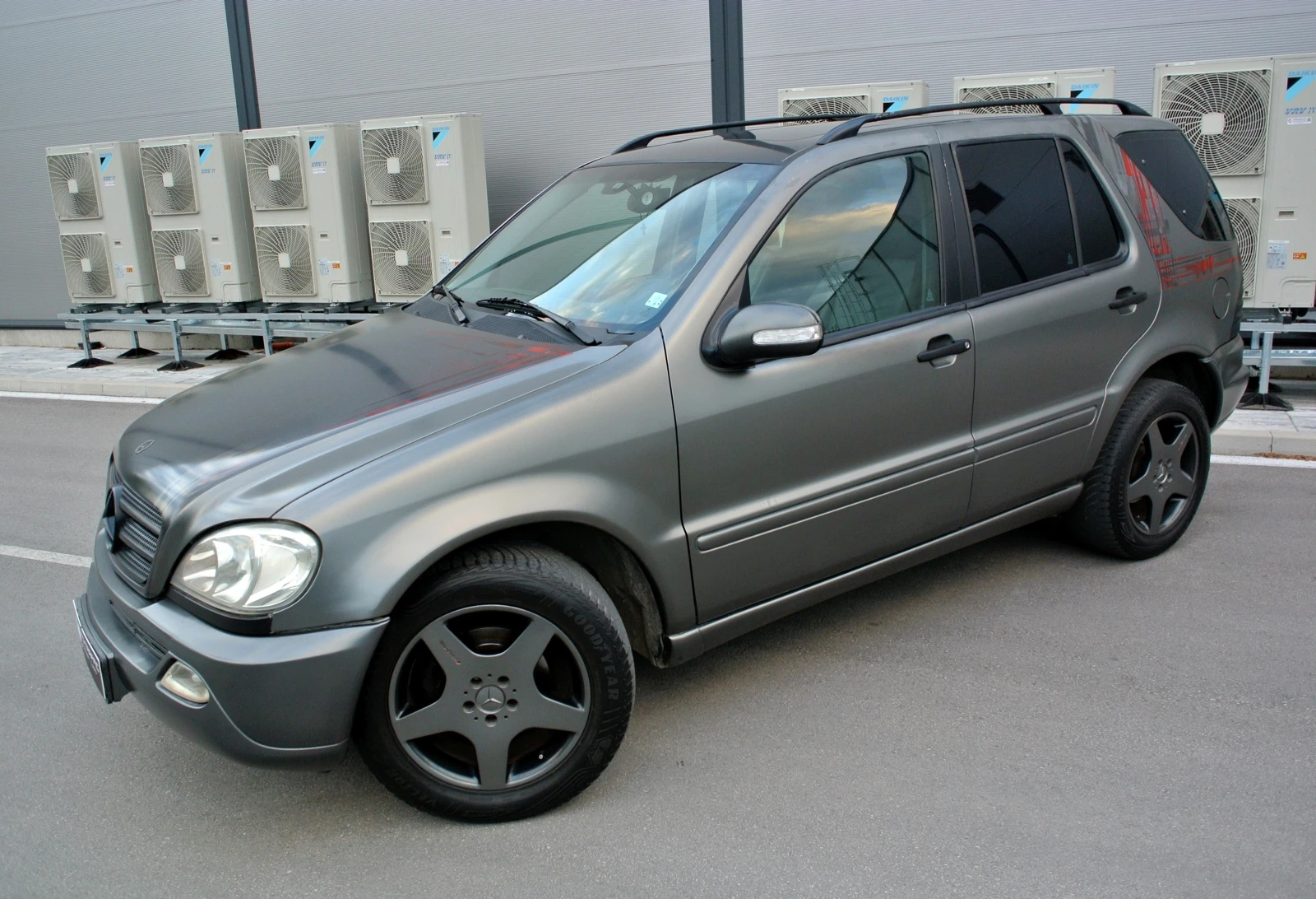 Mercedes-Benz ML 320 ГАЗ* AMG* NAVI* LOW RANGE(4х4), снимка 8 - Автомобили и джипове - 54975377