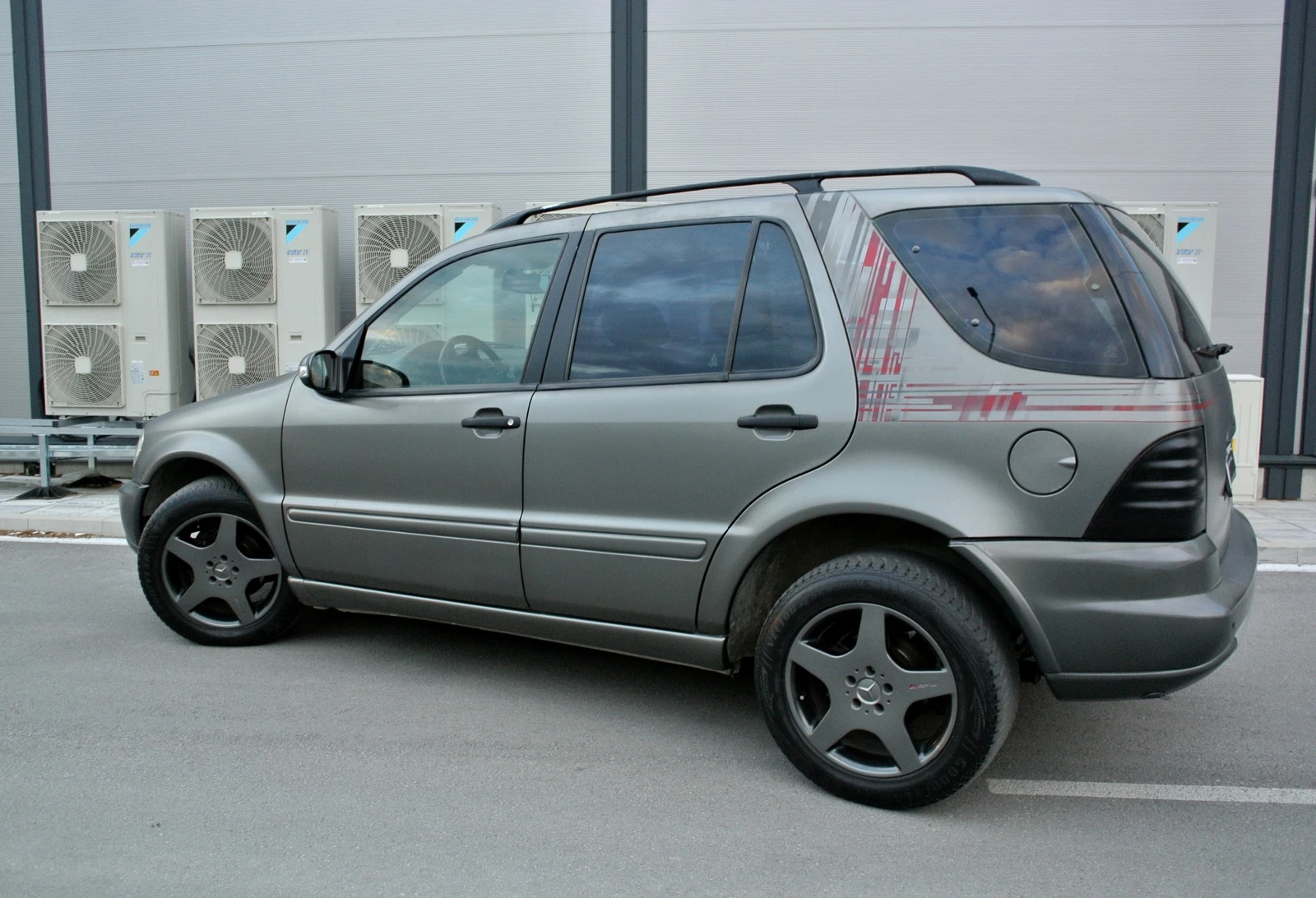 Mercedes-Benz ML 320 ГАЗ* AMG* NAVI* LOW RANGE(4х4), снимка 9 - Автомобили и джипове - 54975377