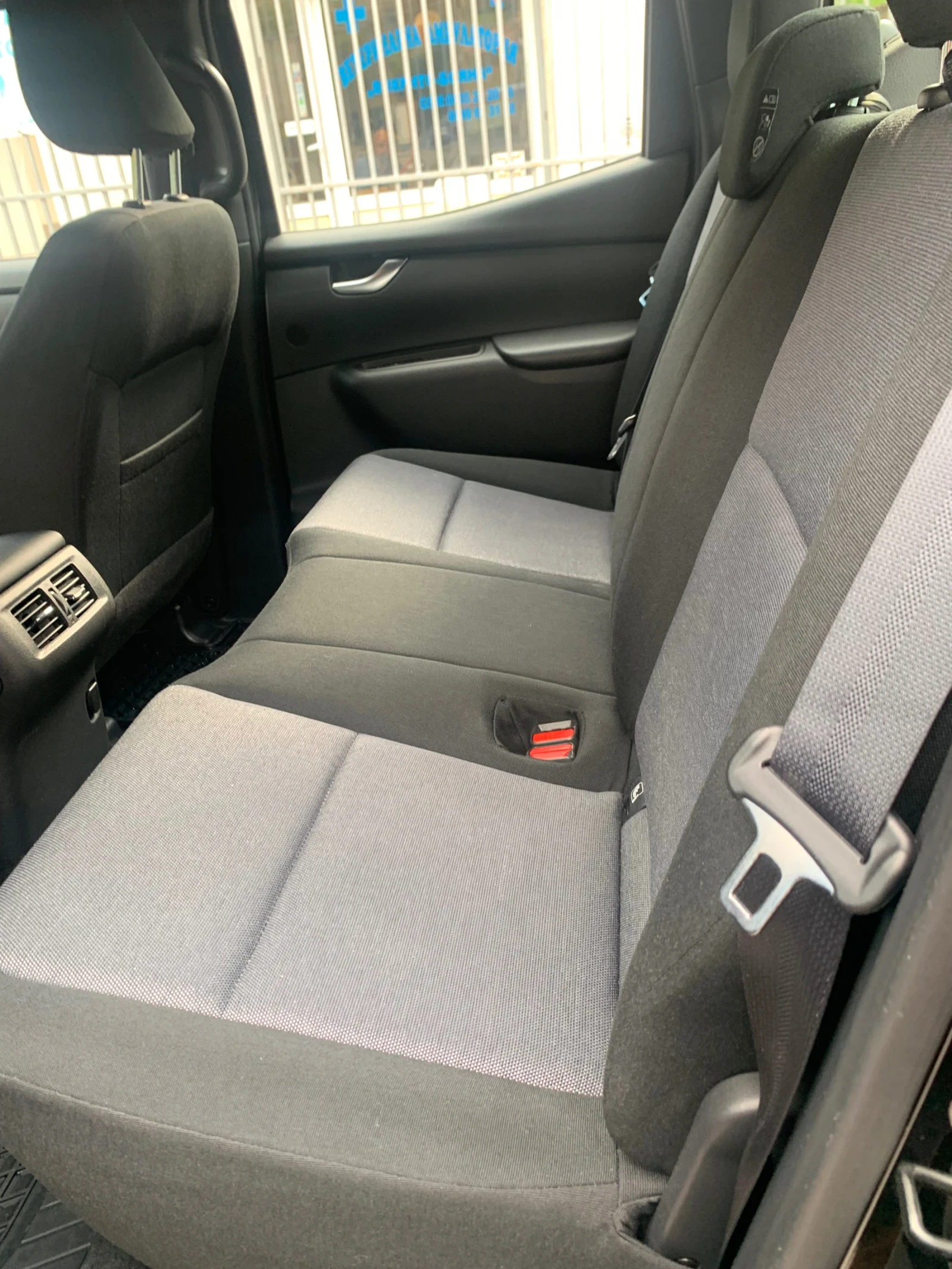 Mercedes-Benz X-Klasse X 350 4 MATIC, снимка 16 - Автомобили и джипове - 55180117