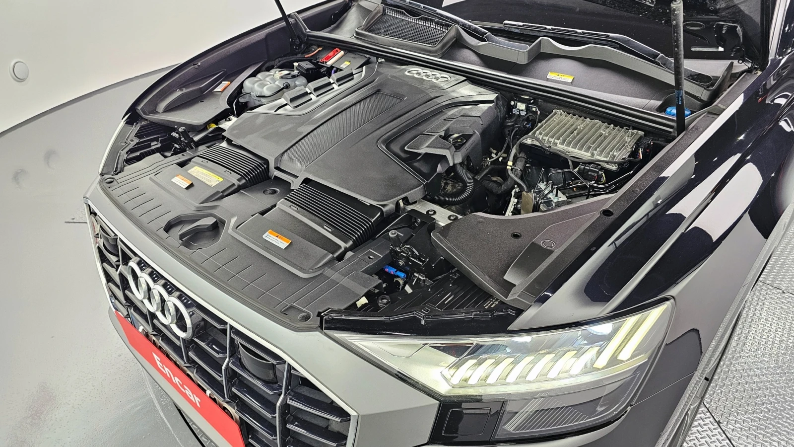 Audi Q8 50 TDI quattro Premium, снимка 6 - Автомобили и джипове - 55541228