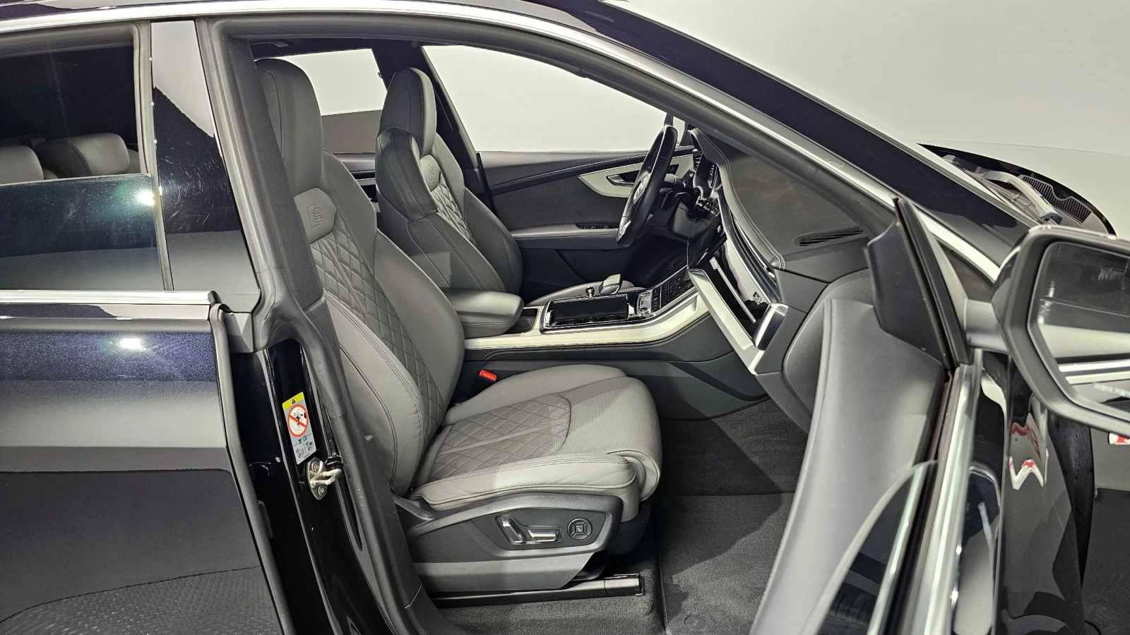 Audi Q8 50 TDI quattro Premium, снимка 12 - Автомобили и джипове - 55541228