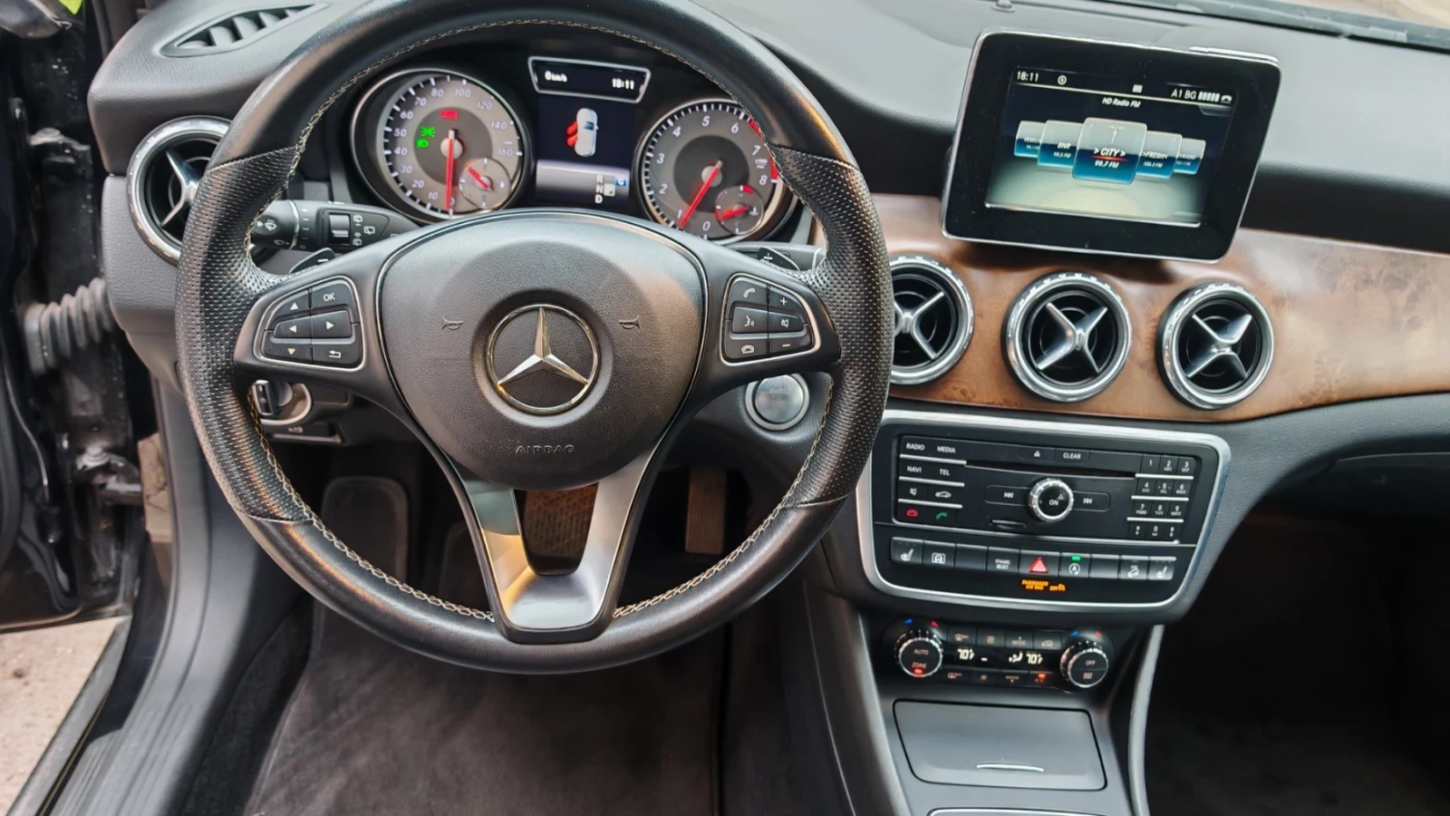 Mercedes-Benz GLA 250, снимка 8 - Автомобили и джипове - 55578743