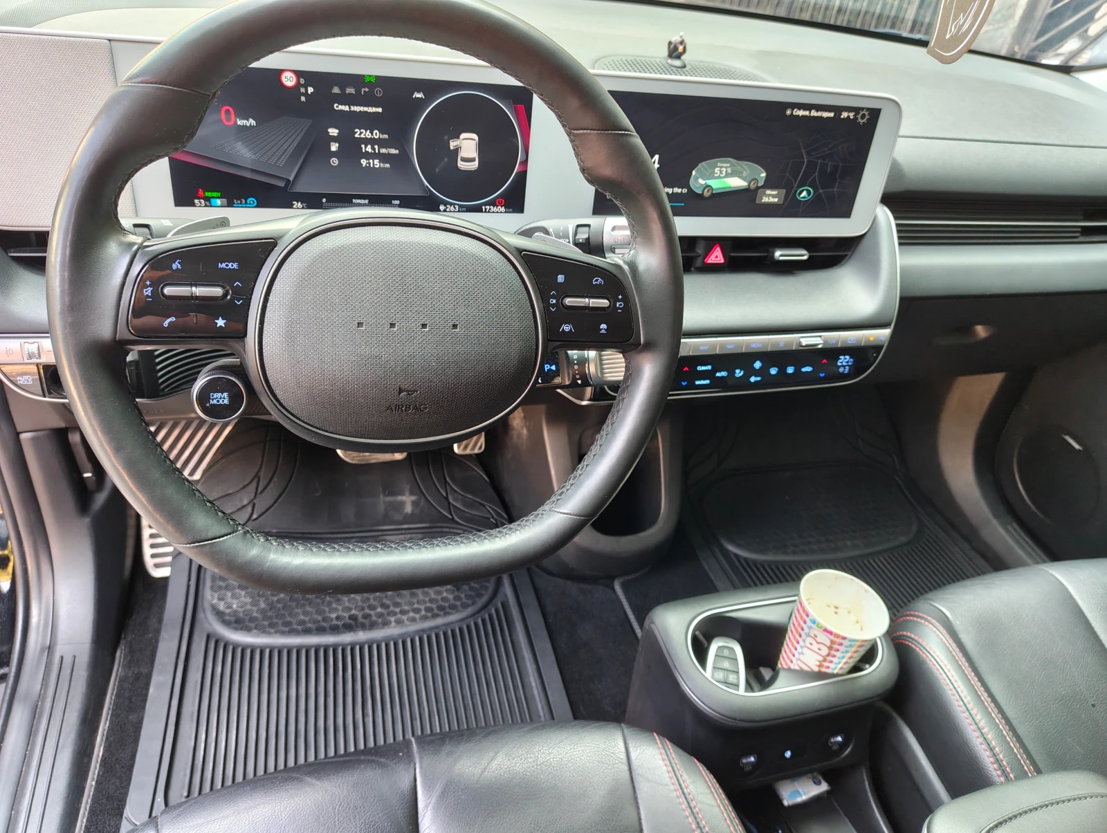 Hyundai Ioniq 5 77.7KWh* V2L* BLUE LINK* LED* Термопомпа, снимка 7 - Автомобили и джипове - 55674476