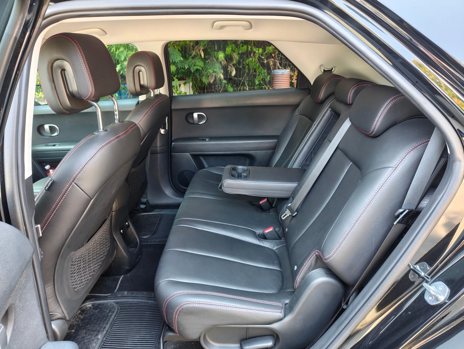 Hyundai Ioniq 5 77.7KWh* V2L* BLUE LINK* LED* Термопомпа, снимка 13 - Автомобили и джипове - 55674476