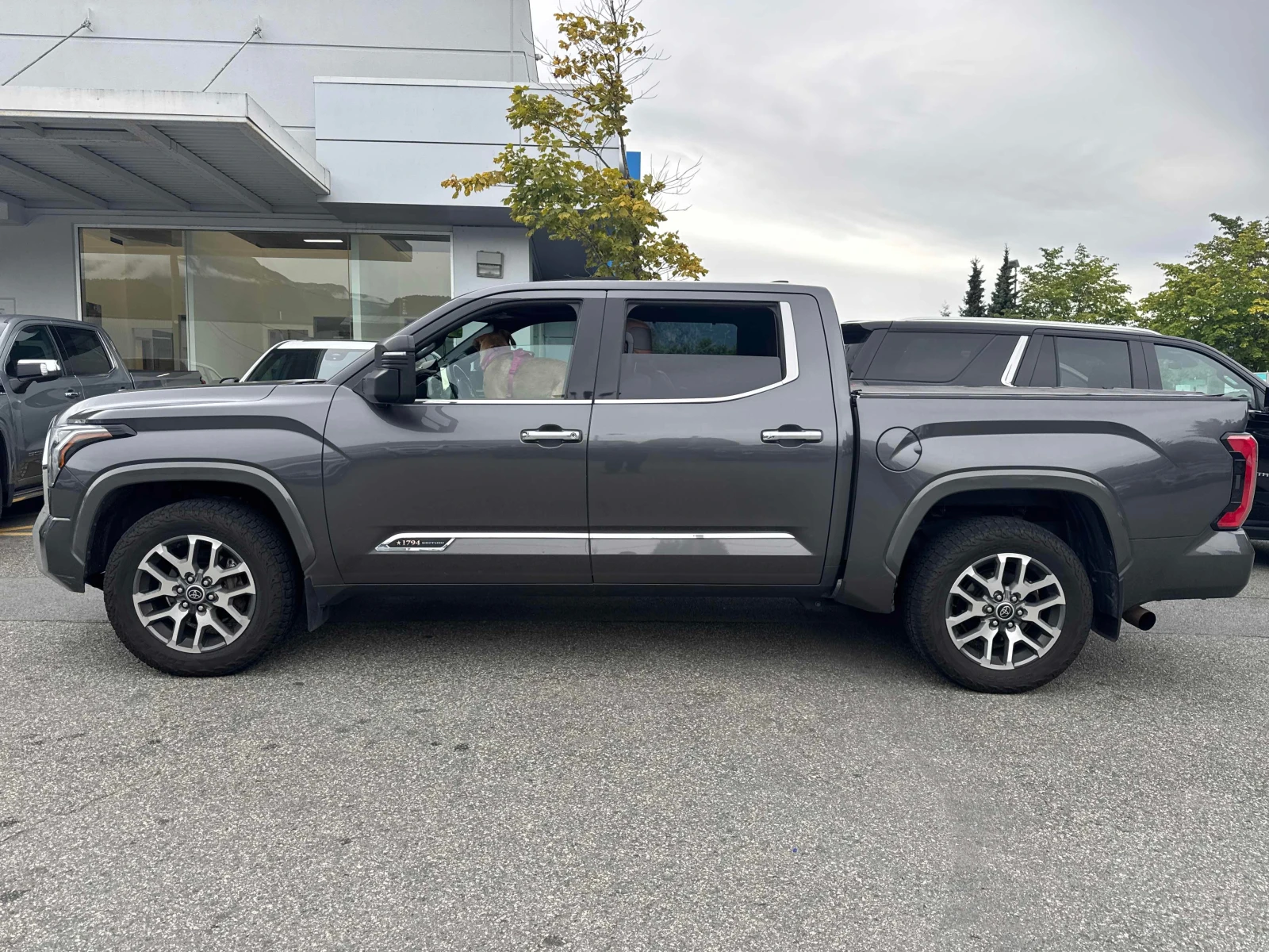 Toyota Tundra * Platinum * АВТОКРЕДИТ БЕЗ ПЪРВОНАЧАЛНА ВНОСКА* , снимка 2 - Автомобили и джипове - 56018051