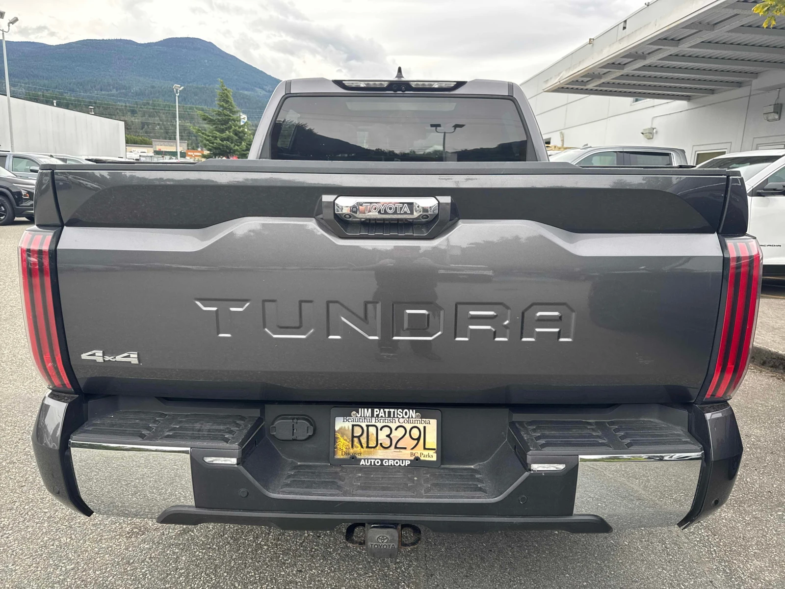 Toyota Tundra * Platinum * АВТОКРЕДИТ БЕЗ ПЪРВОНАЧАЛНА ВНОСКА* , снимка 4 - Автомобили и джипове - 56018051