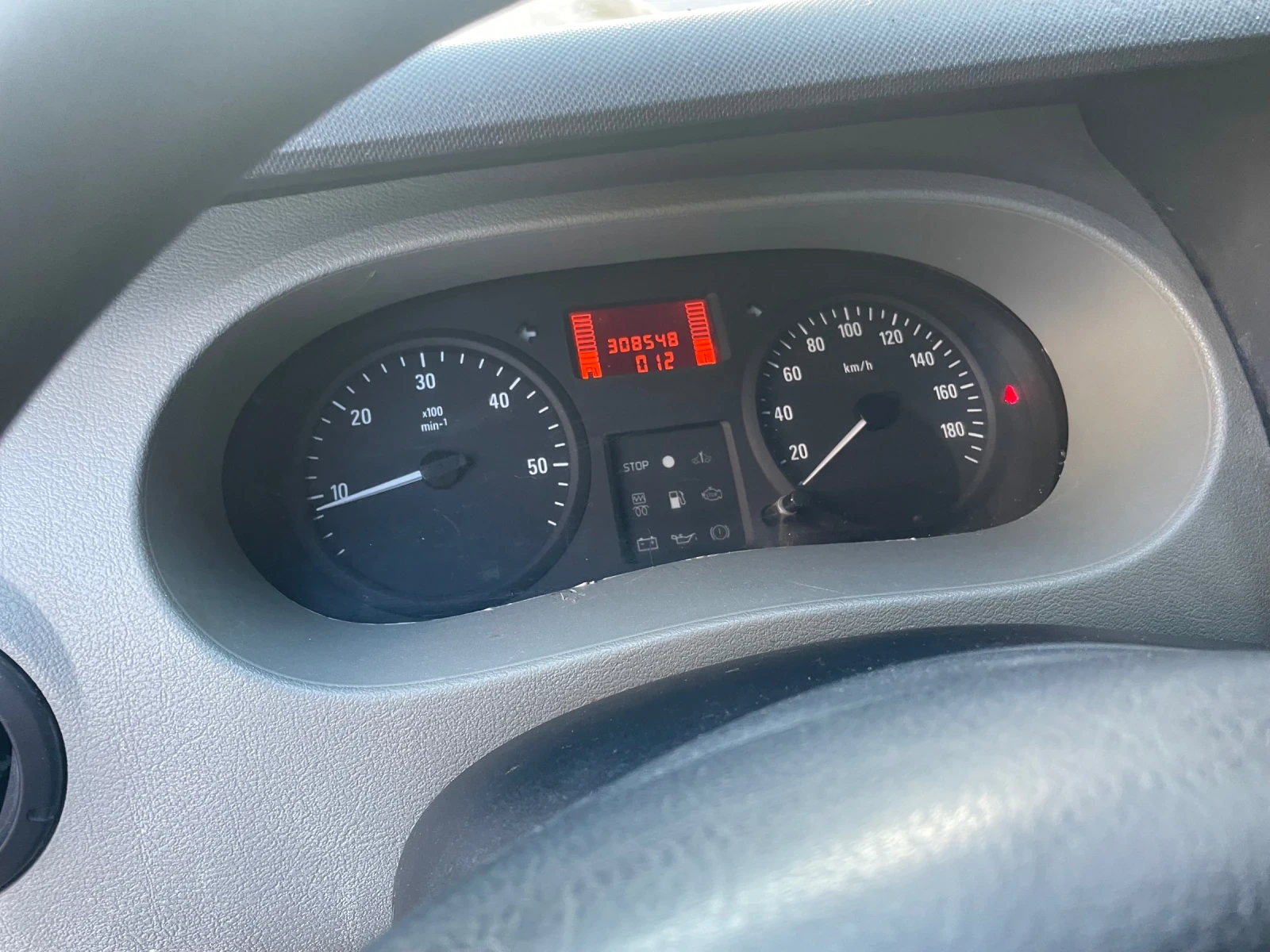 Opel Movano 2.5 tdci клима 120кс перфектен , снимка 10 - Бусове и автобуси - 55104832