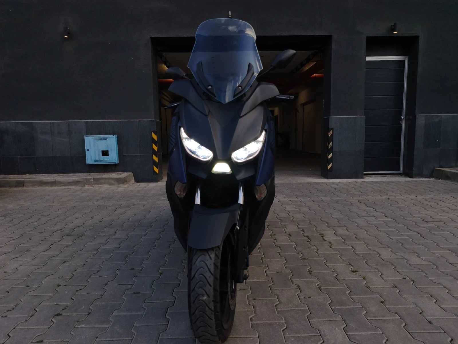 Yamaha X-max 400 Akrapovic TCS KEYLESS , снимка 3 - Мотоциклети и мототехника - 55334736