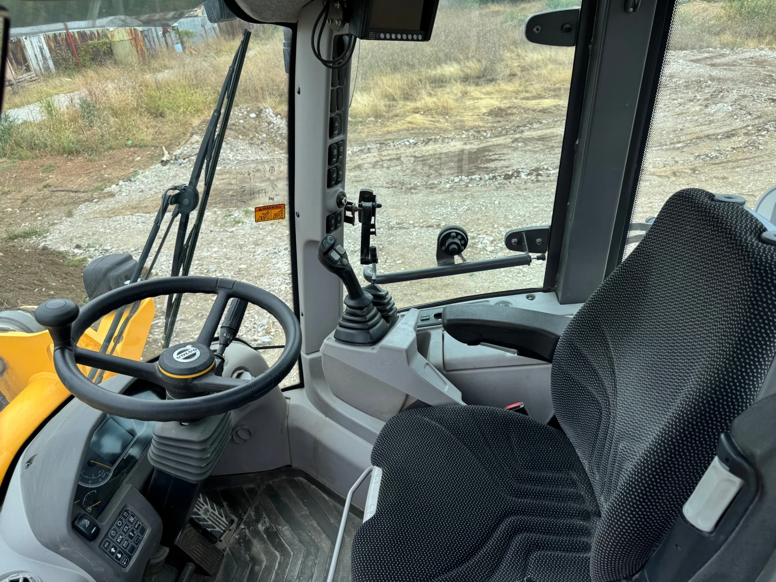 Челен товарач Volvo L45  - изображение 9