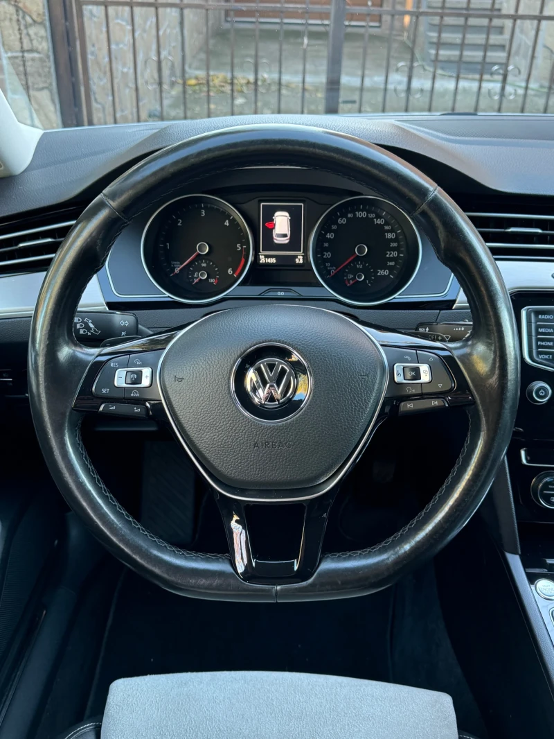 VW Passat 2.0 TDI* Highline* DSG, снимка 14 - Автомобили и джипове - 48001226