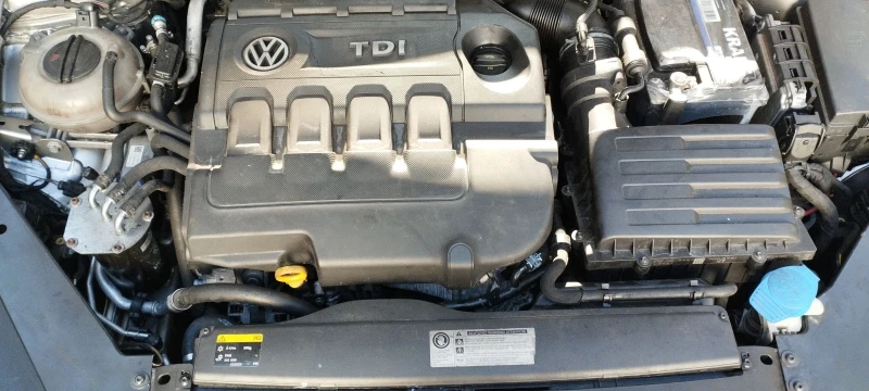 VW Passat, снимка 12 - Автомобили и джипове - 49336654