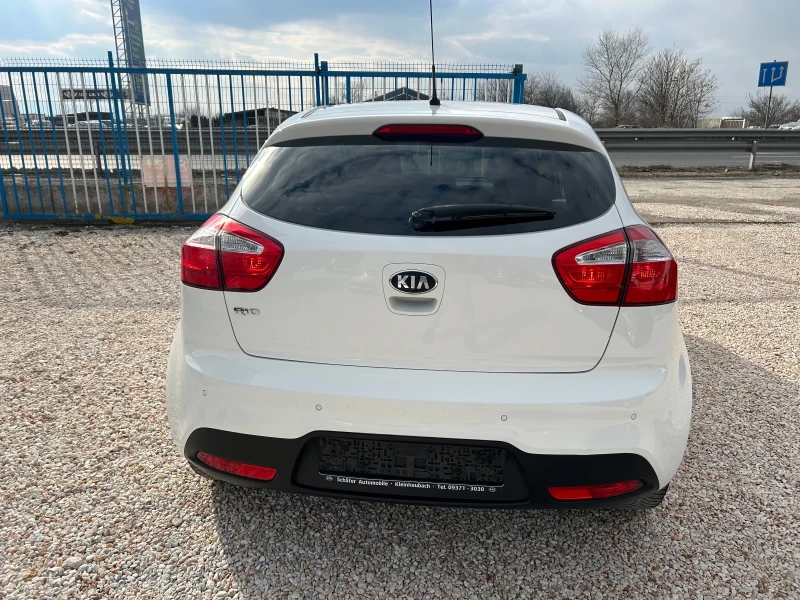 Kia Rio 1.4 Германия, снимка 8 - Автомобили и джипове - 49222996