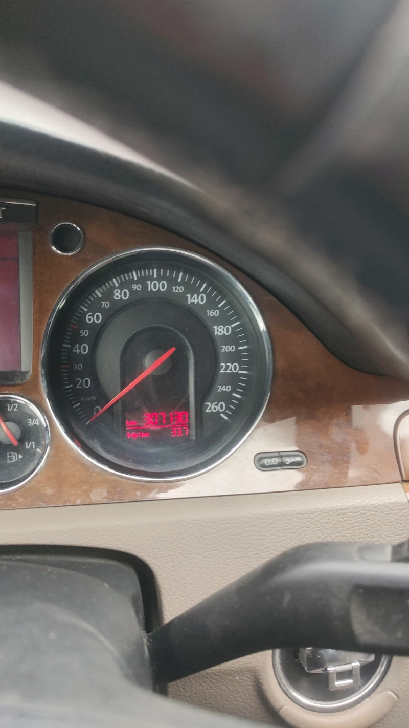 VW Passat, снимка 9 - Автомобили и джипове - 52288864