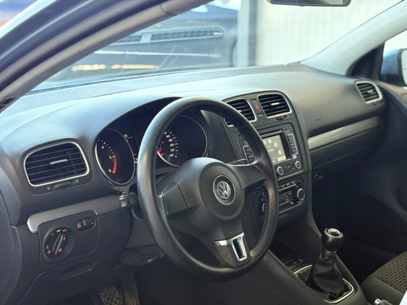 VW Golf 6 1.6TDI, снимка 9 - Автомобили и джипове - 52771794
